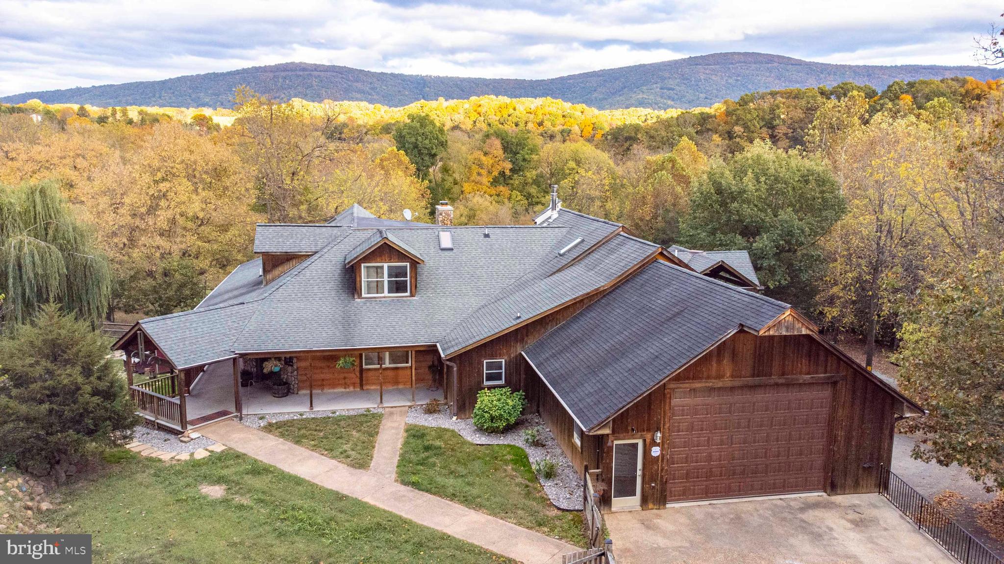 THUNDERBIRD FARM - Residential