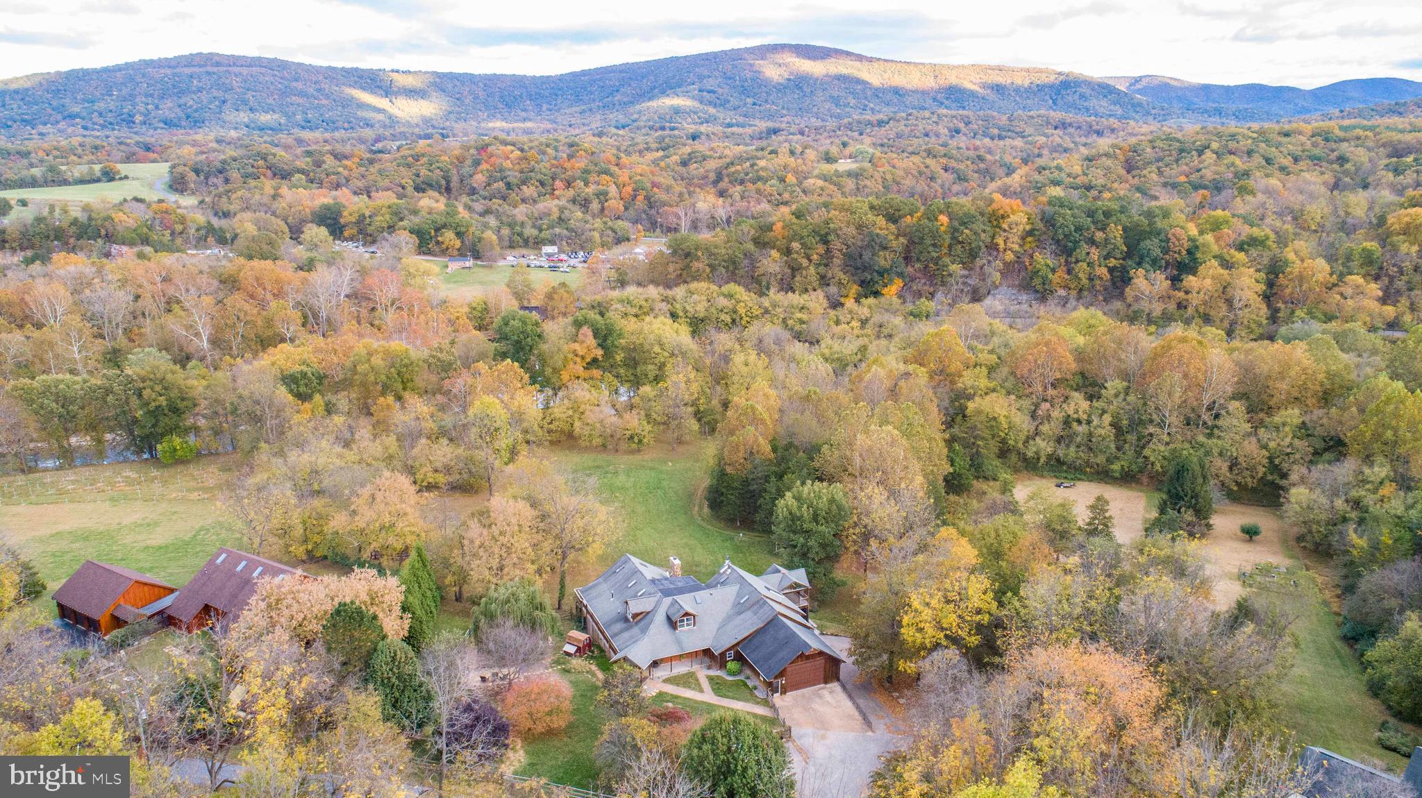 THUNDERBIRD FARM - Residential