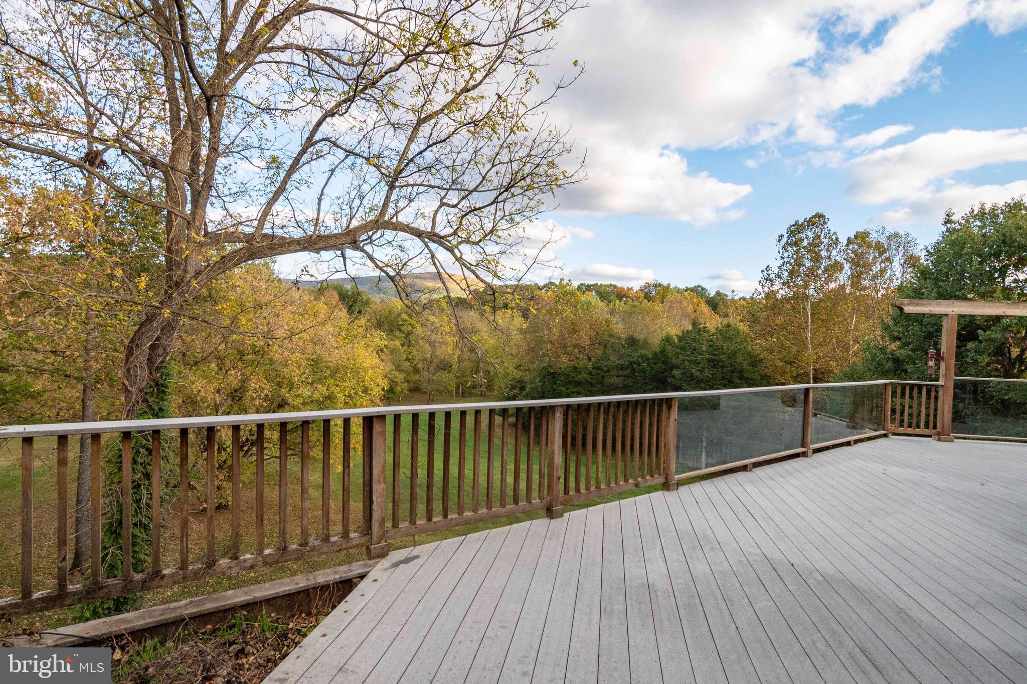 THUNDERBIRD FARM - Residential