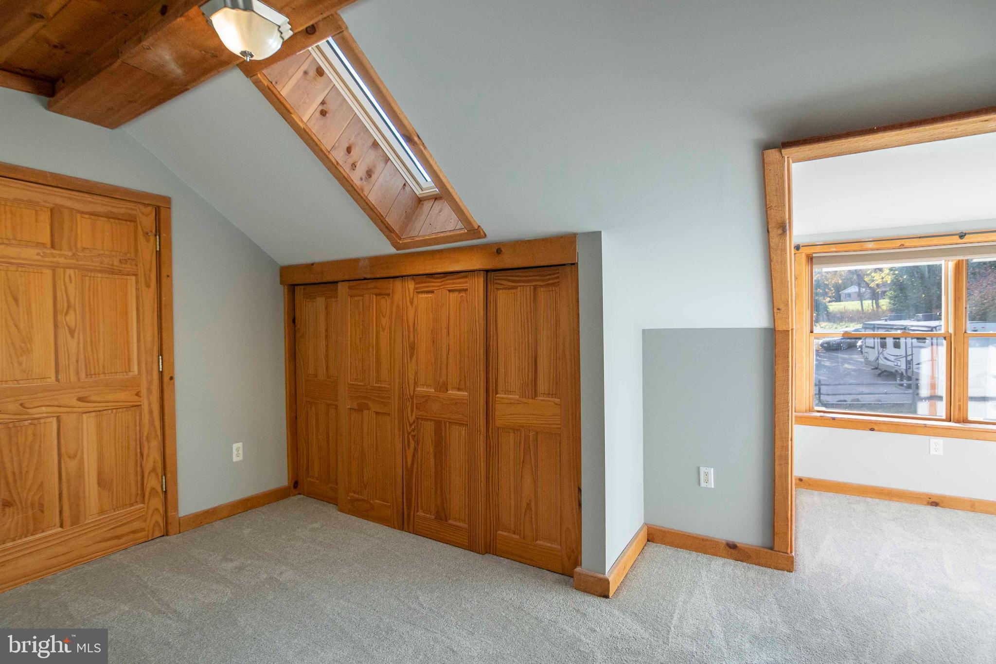 THUNDERBIRD FARM - Residential