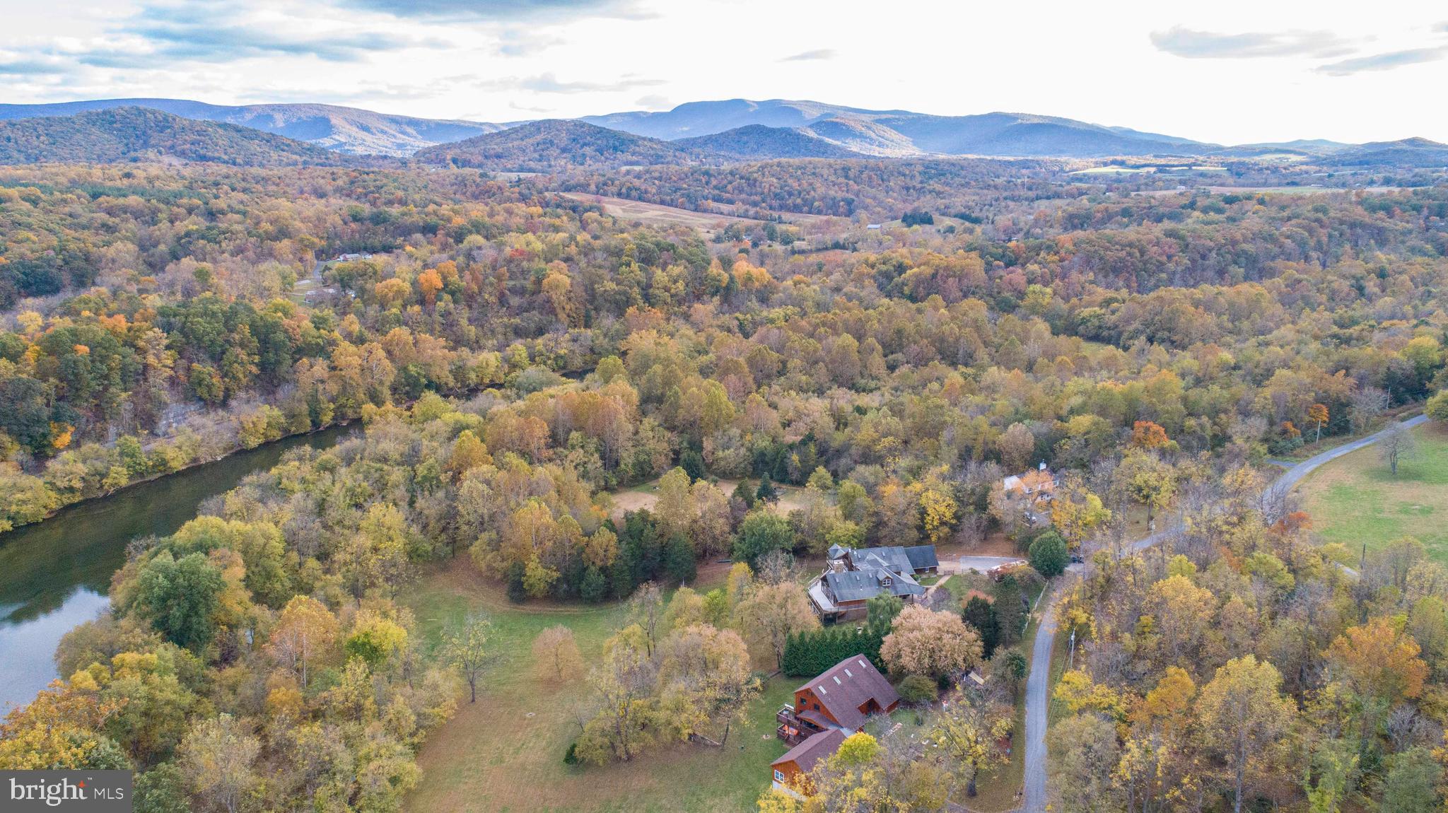 THUNDERBIRD FARM - Residential
