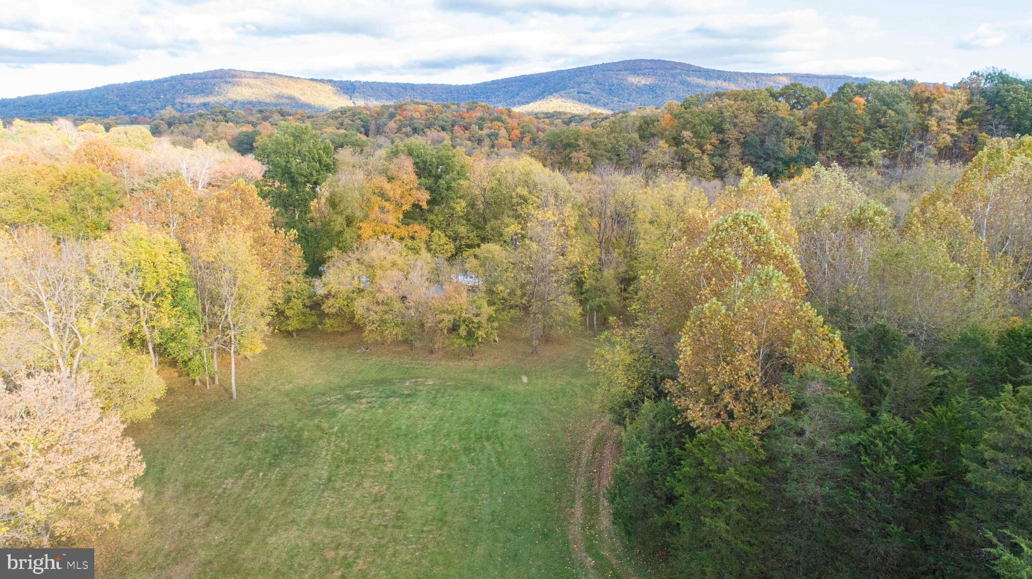 THUNDERBIRD FARM - Residential