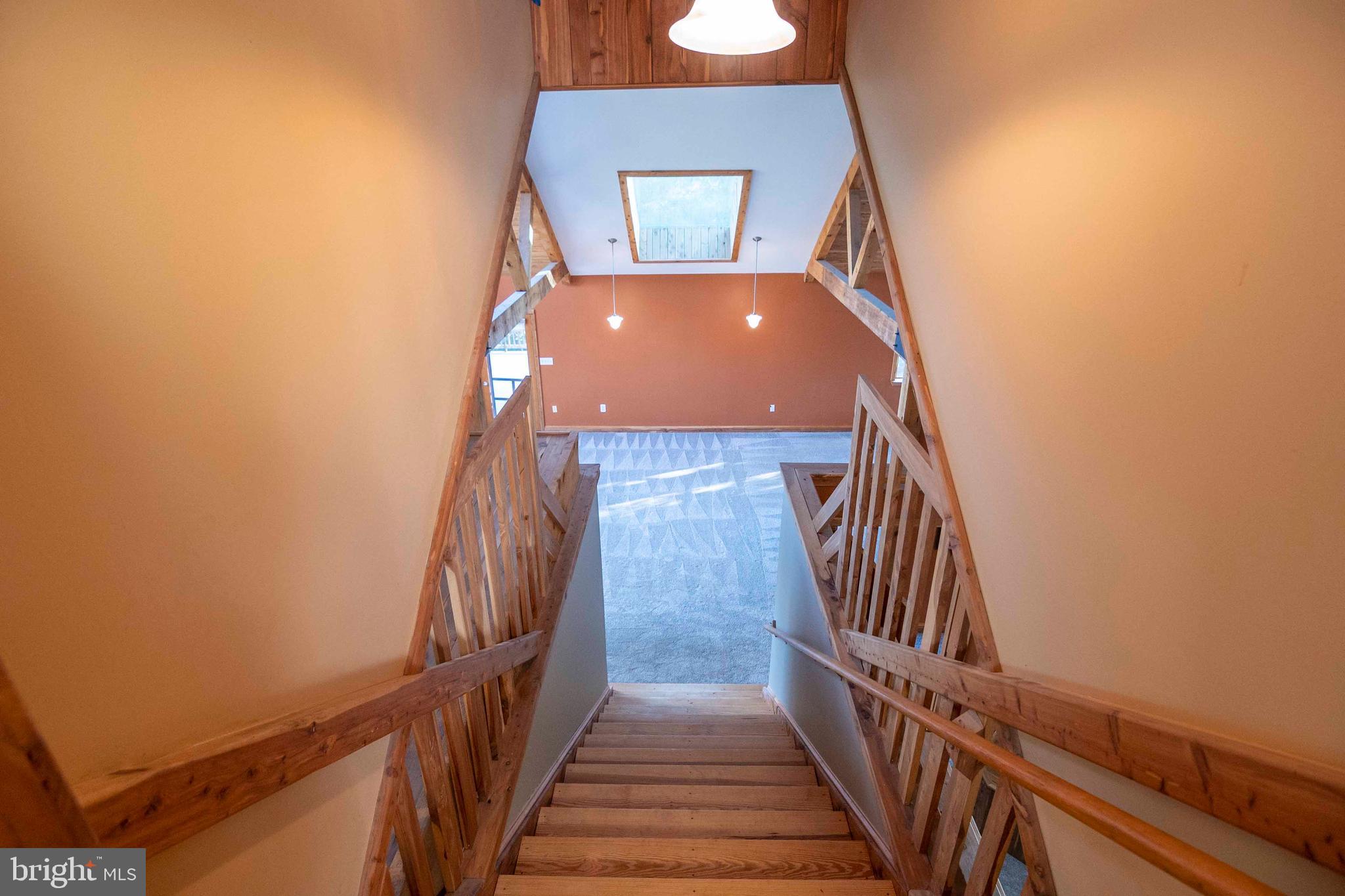 THUNDERBIRD FARM - Residential