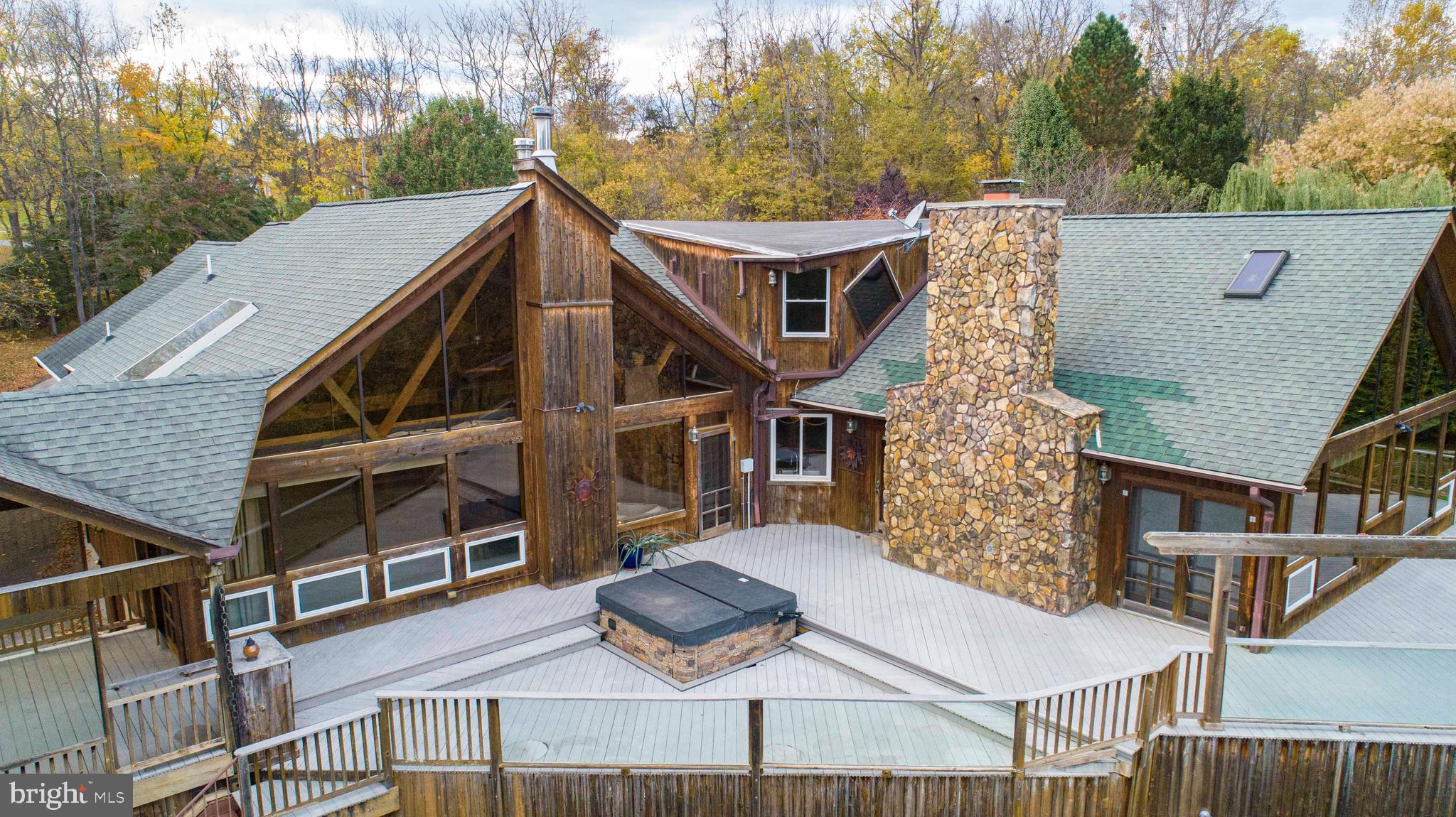 THUNDERBIRD FARM - Residential