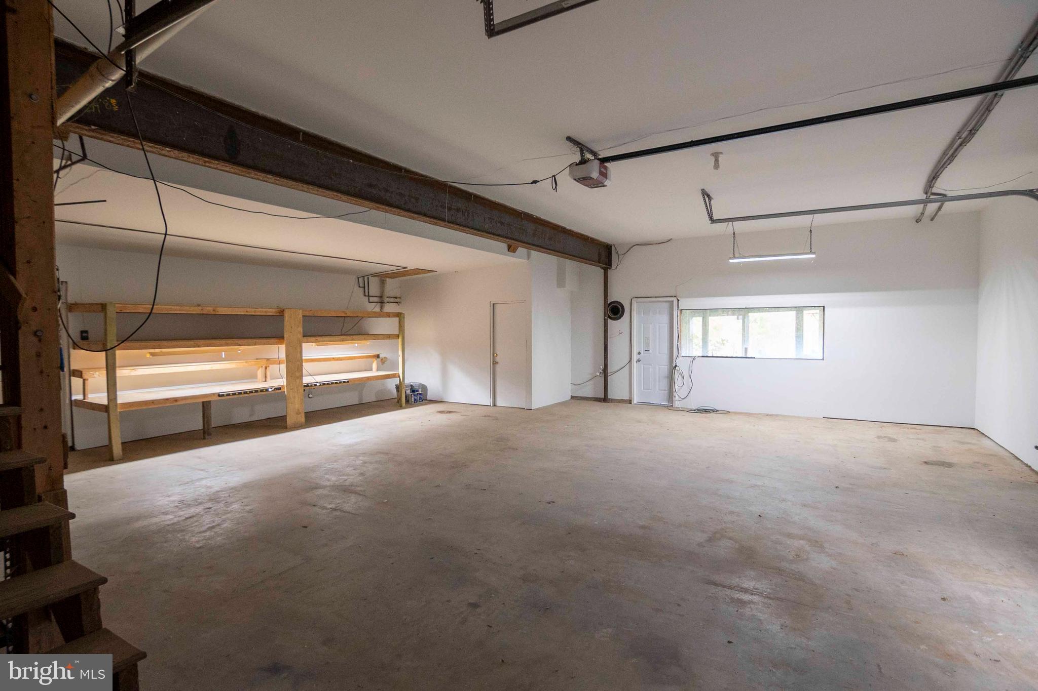 THUNDERBIRD FARM - Residential