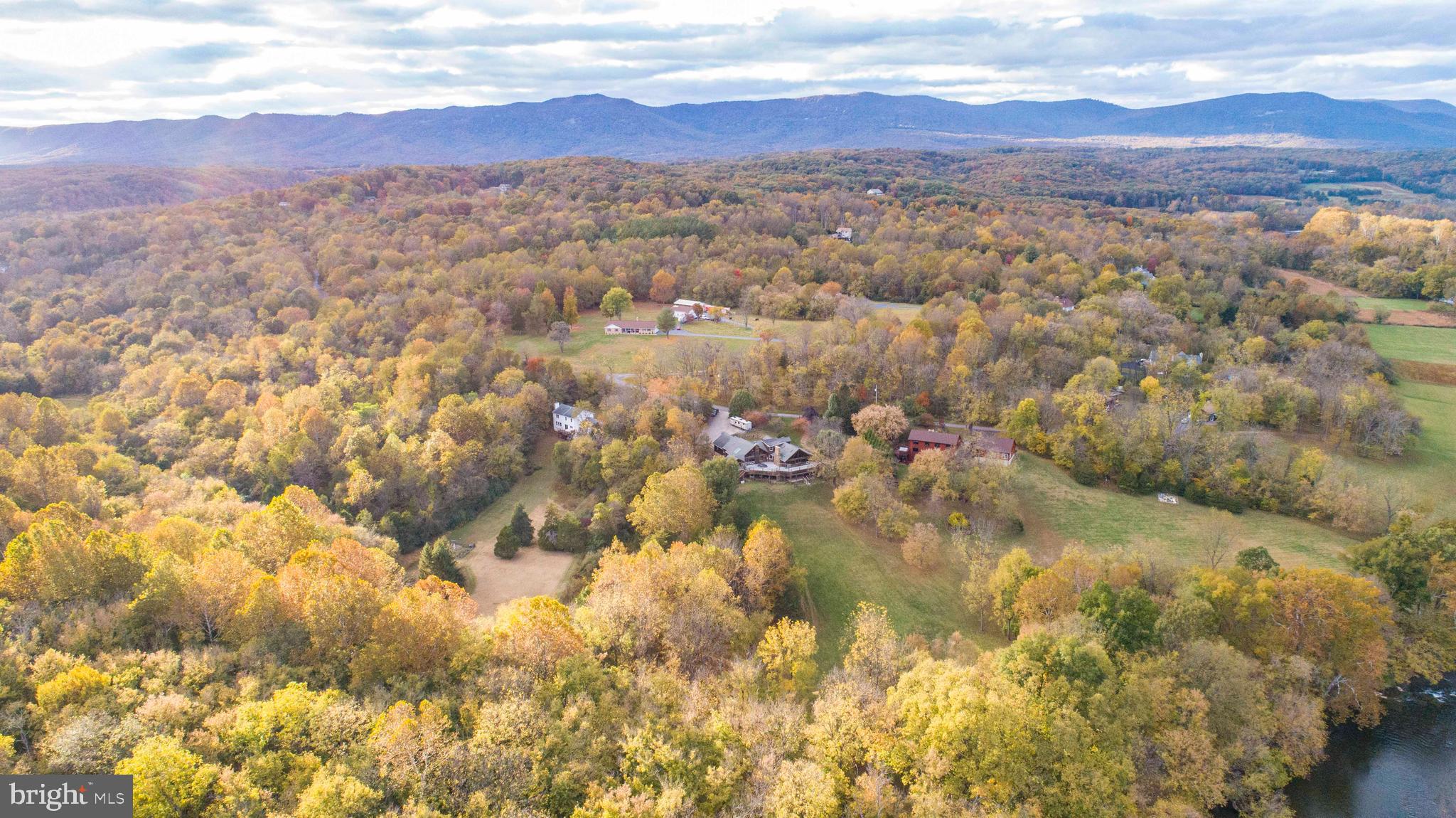 THUNDERBIRD FARM - Residential