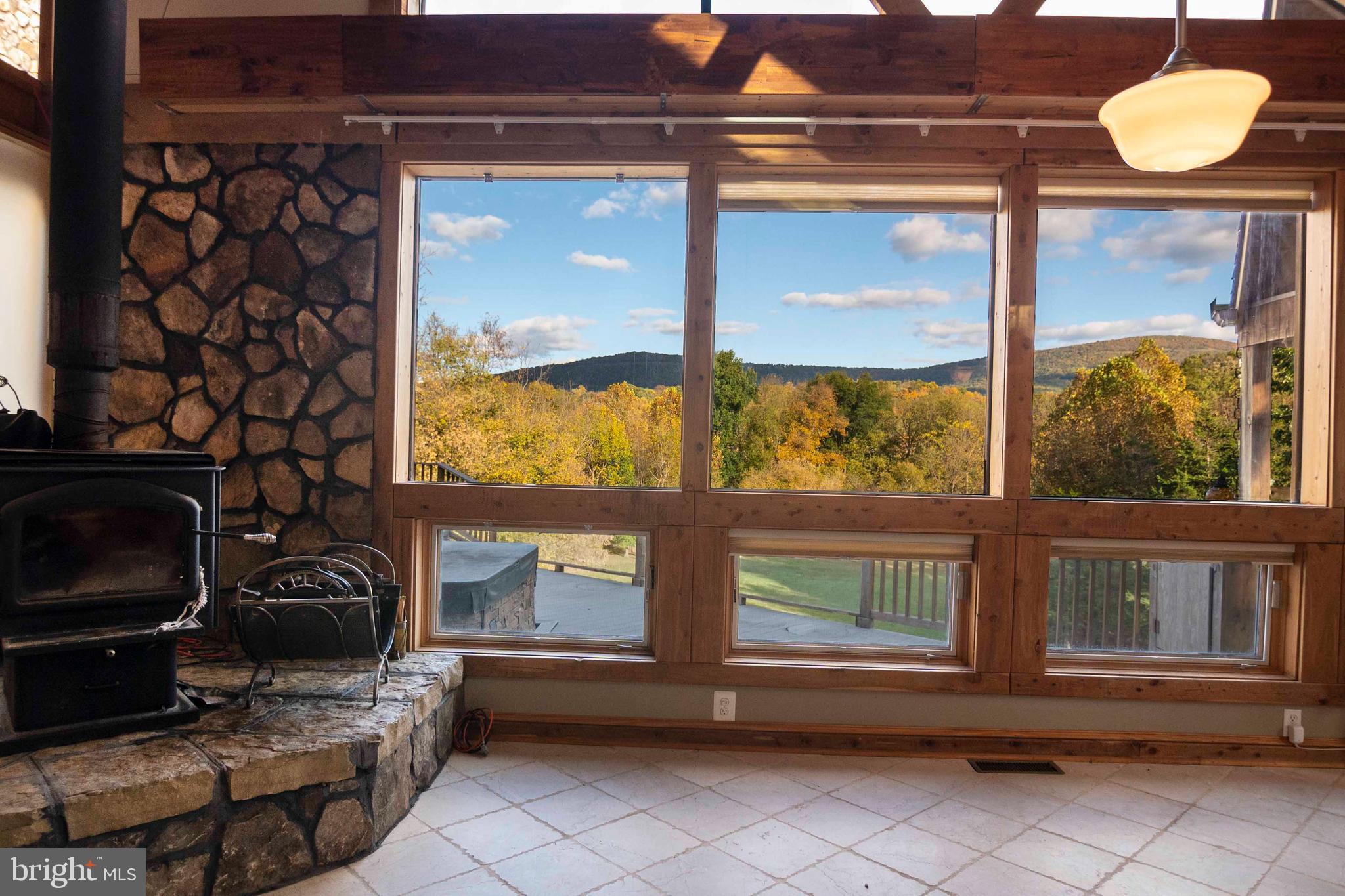 THUNDERBIRD FARM - Residential