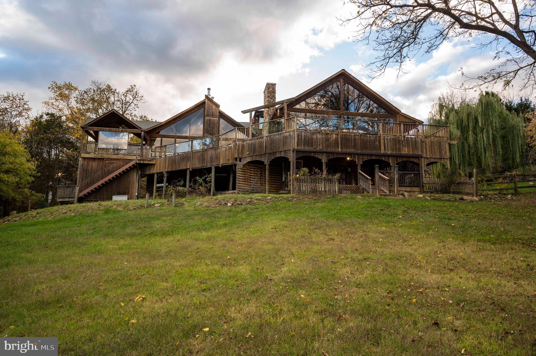 THUNDERBIRD FARM - Residential