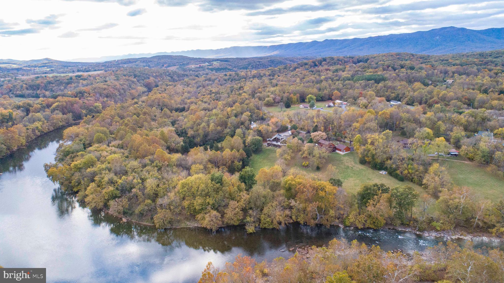 THUNDERBIRD FARM - Residential