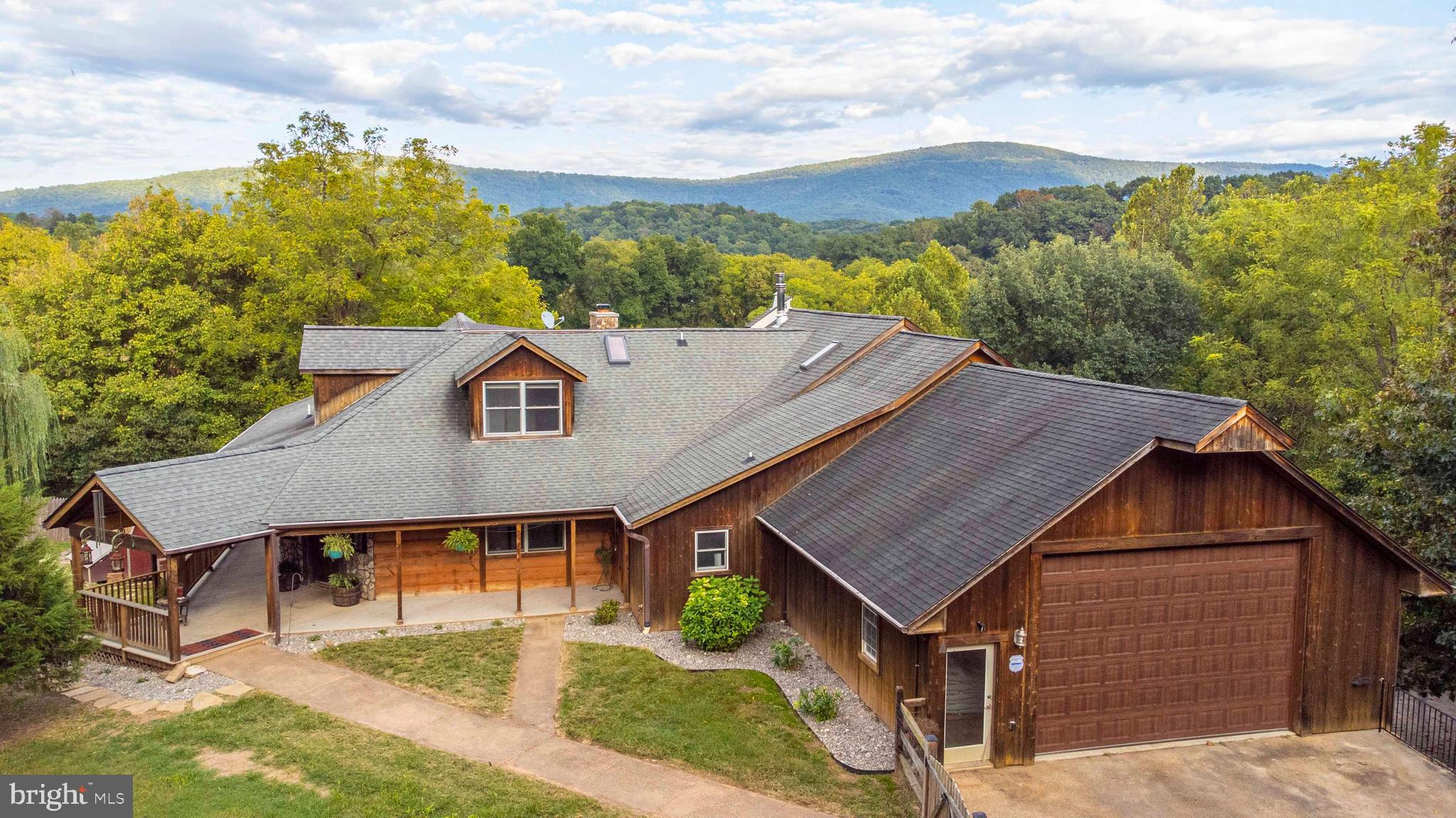 THUNDERBIRD FARM - Residential