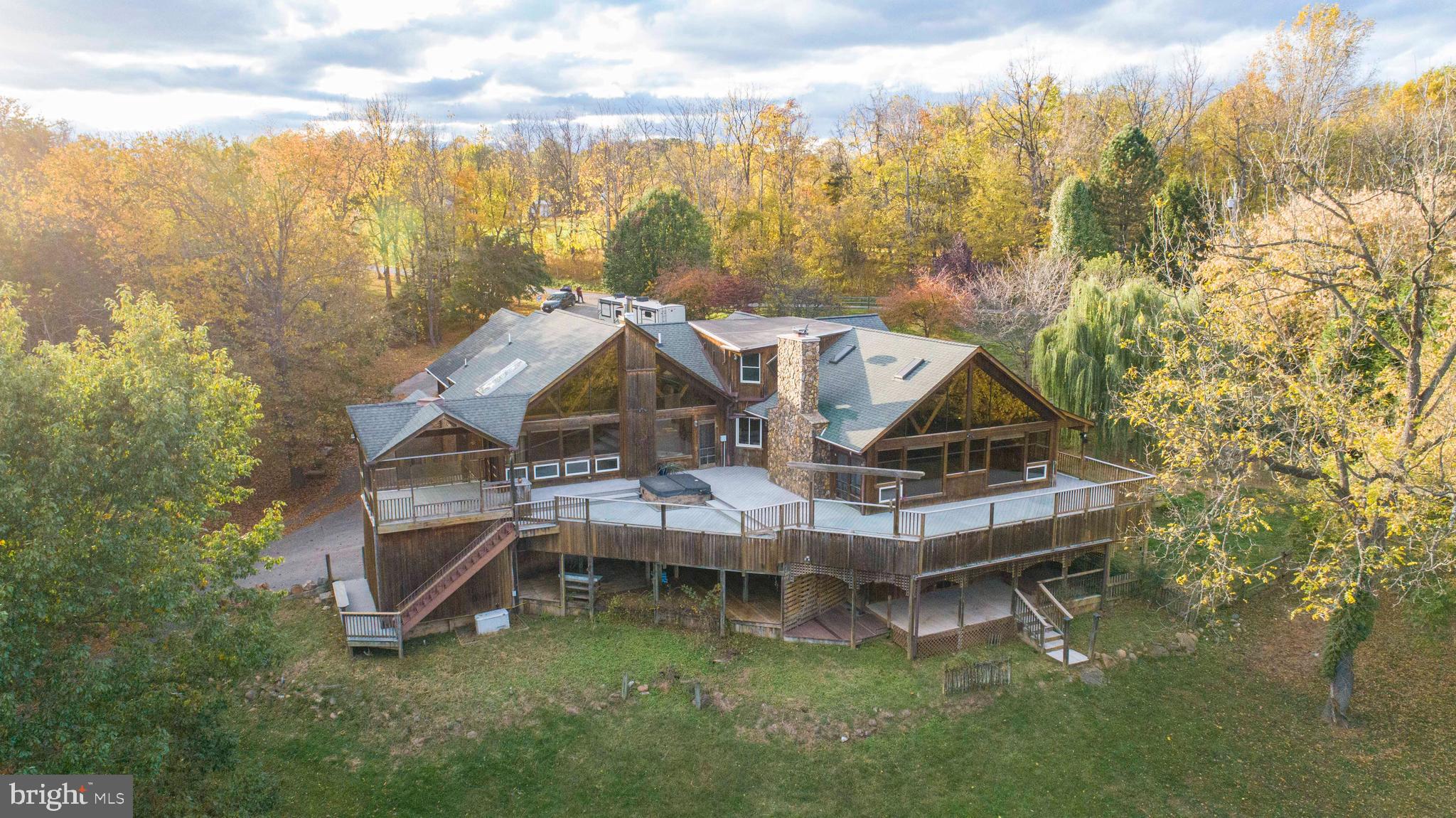 THUNDERBIRD FARM - Residential