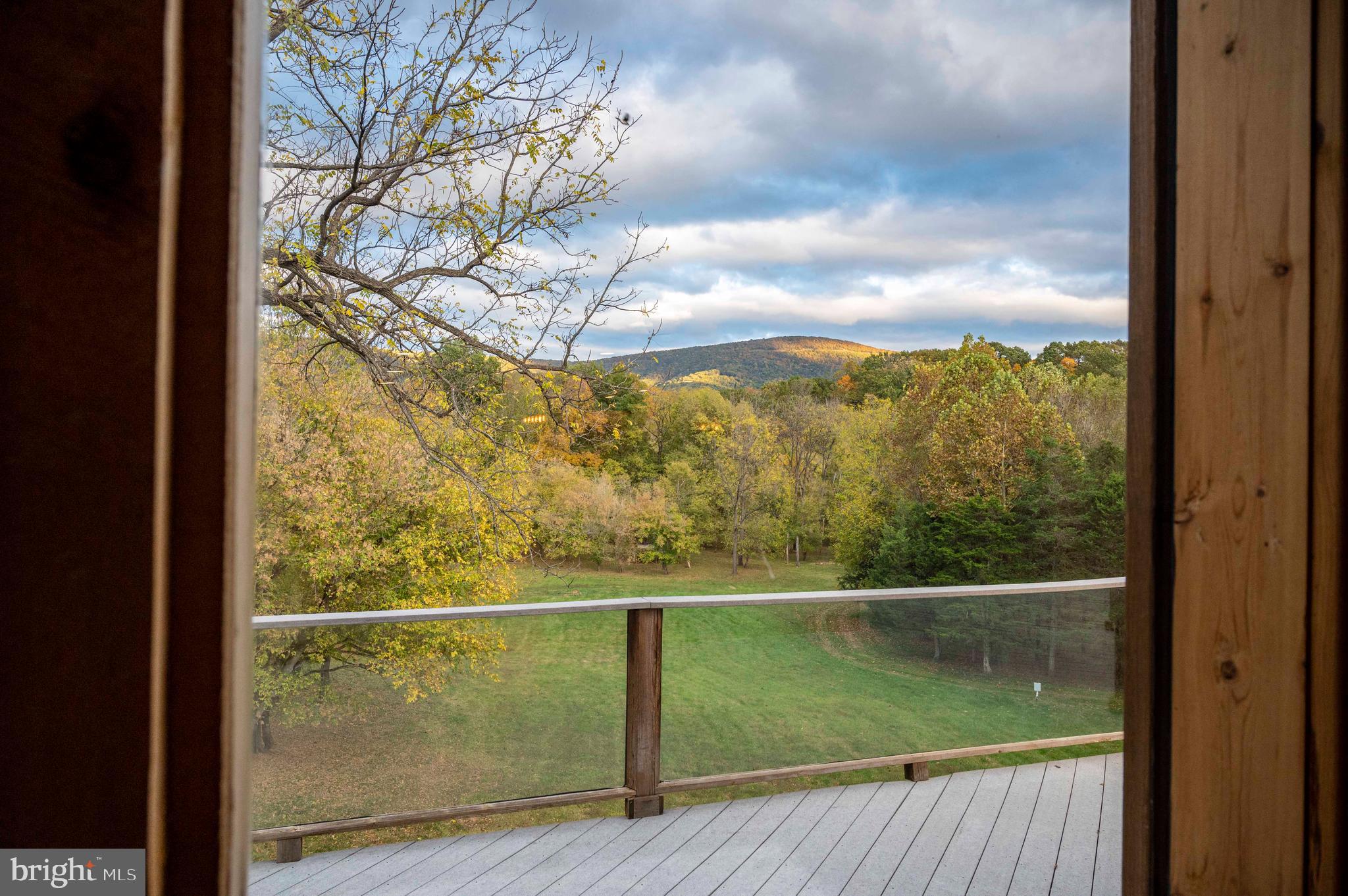 THUNDERBIRD FARM - Residential