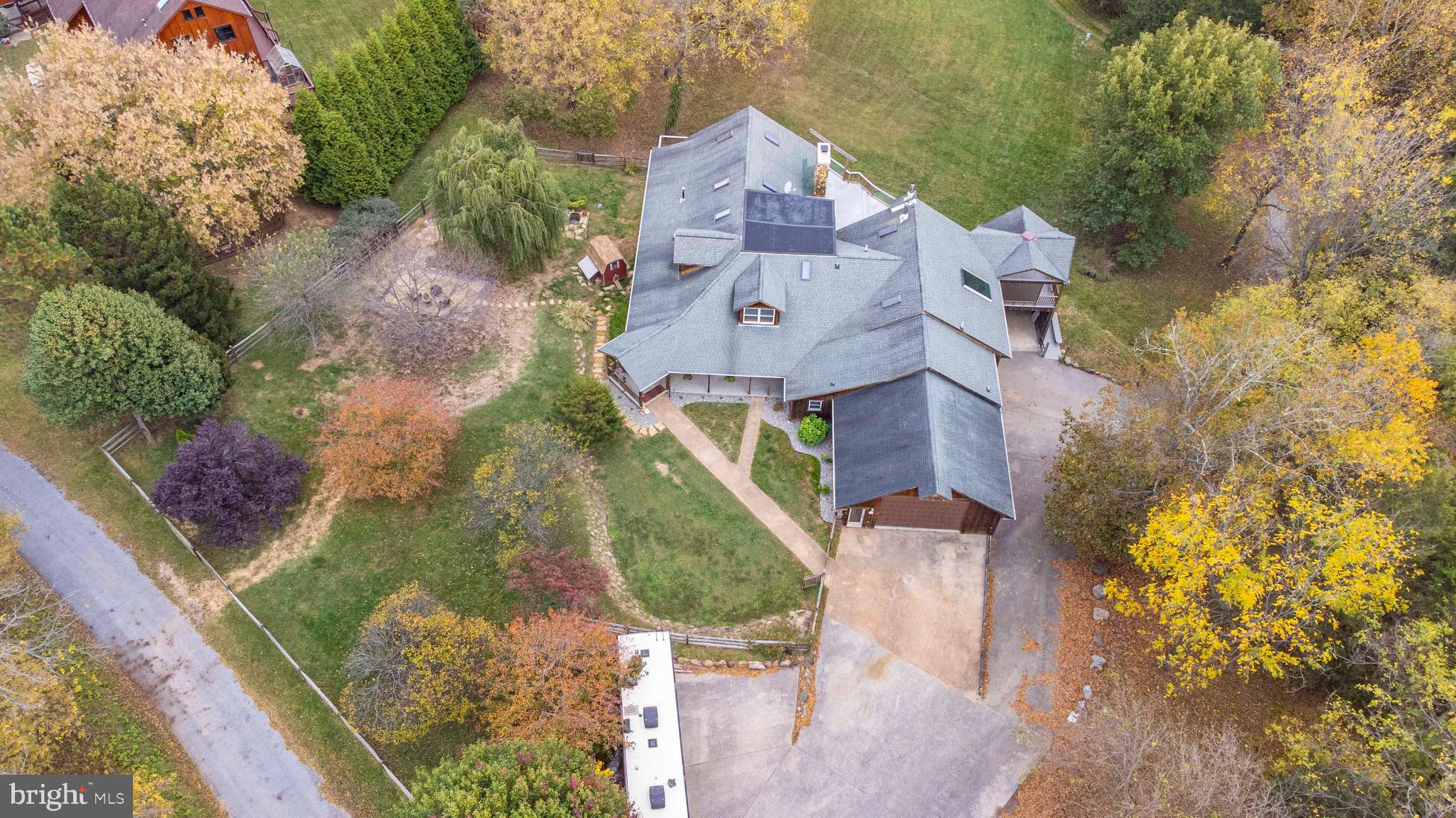 THUNDERBIRD FARM - Residential