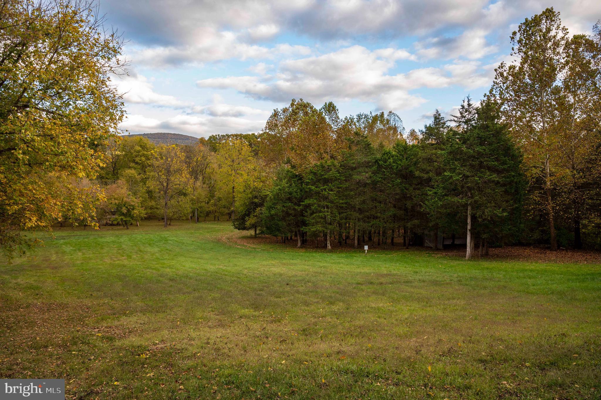 THUNDERBIRD FARM - Residential