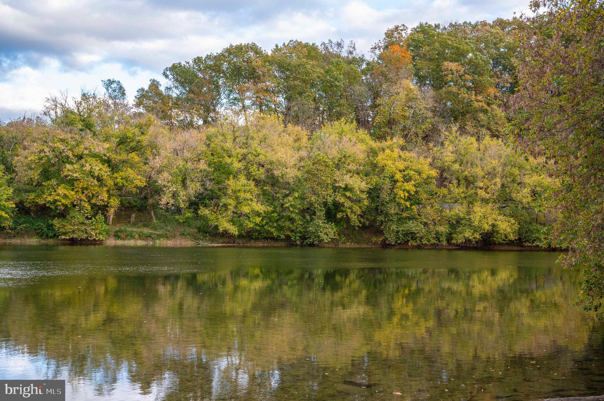 THUNDERBIRD FARM - Residential