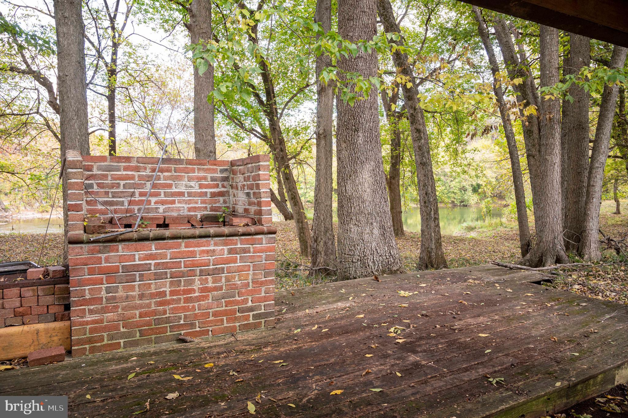 THUNDERBIRD FARM - Residential