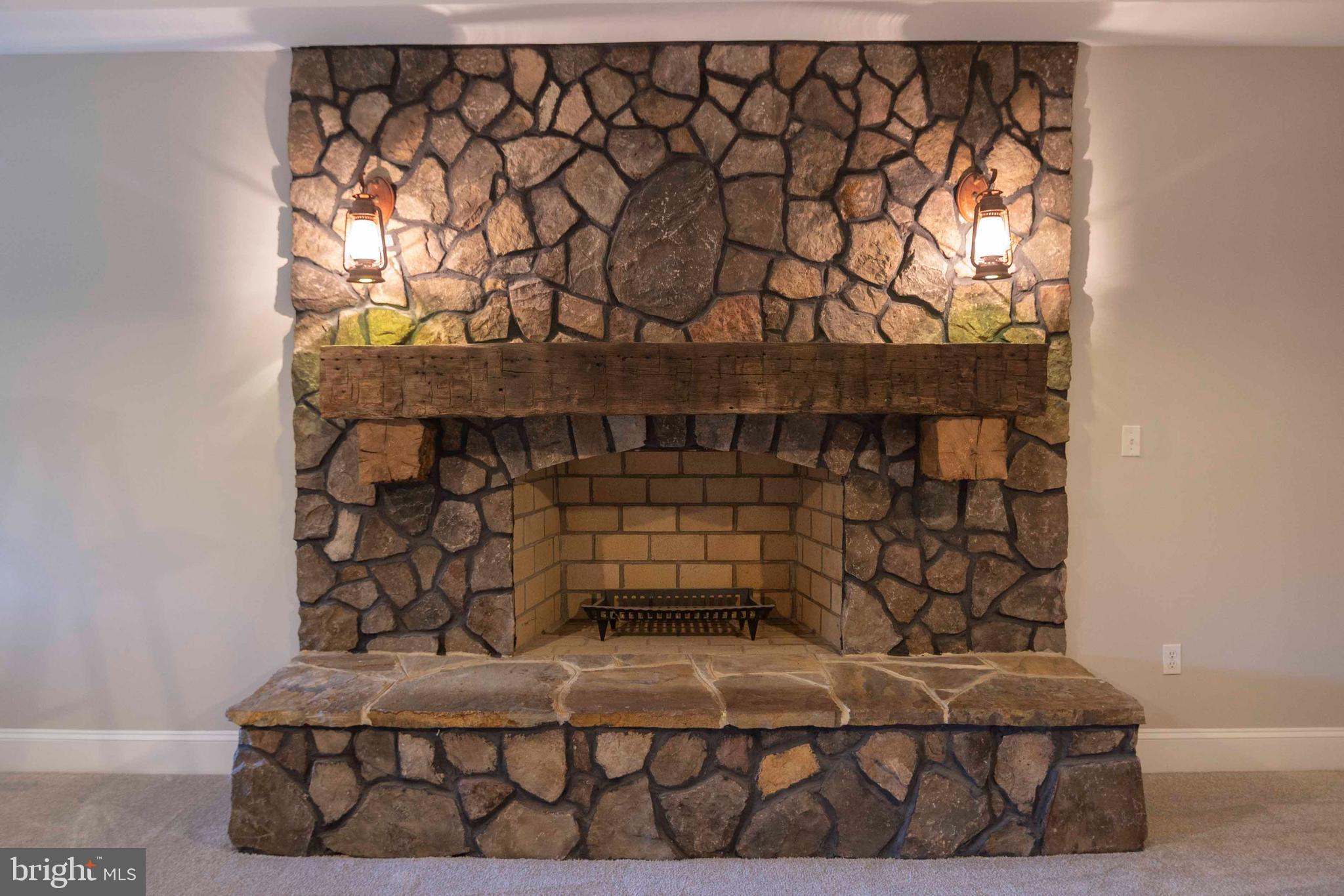 THUNDERBIRD FARM - Residential