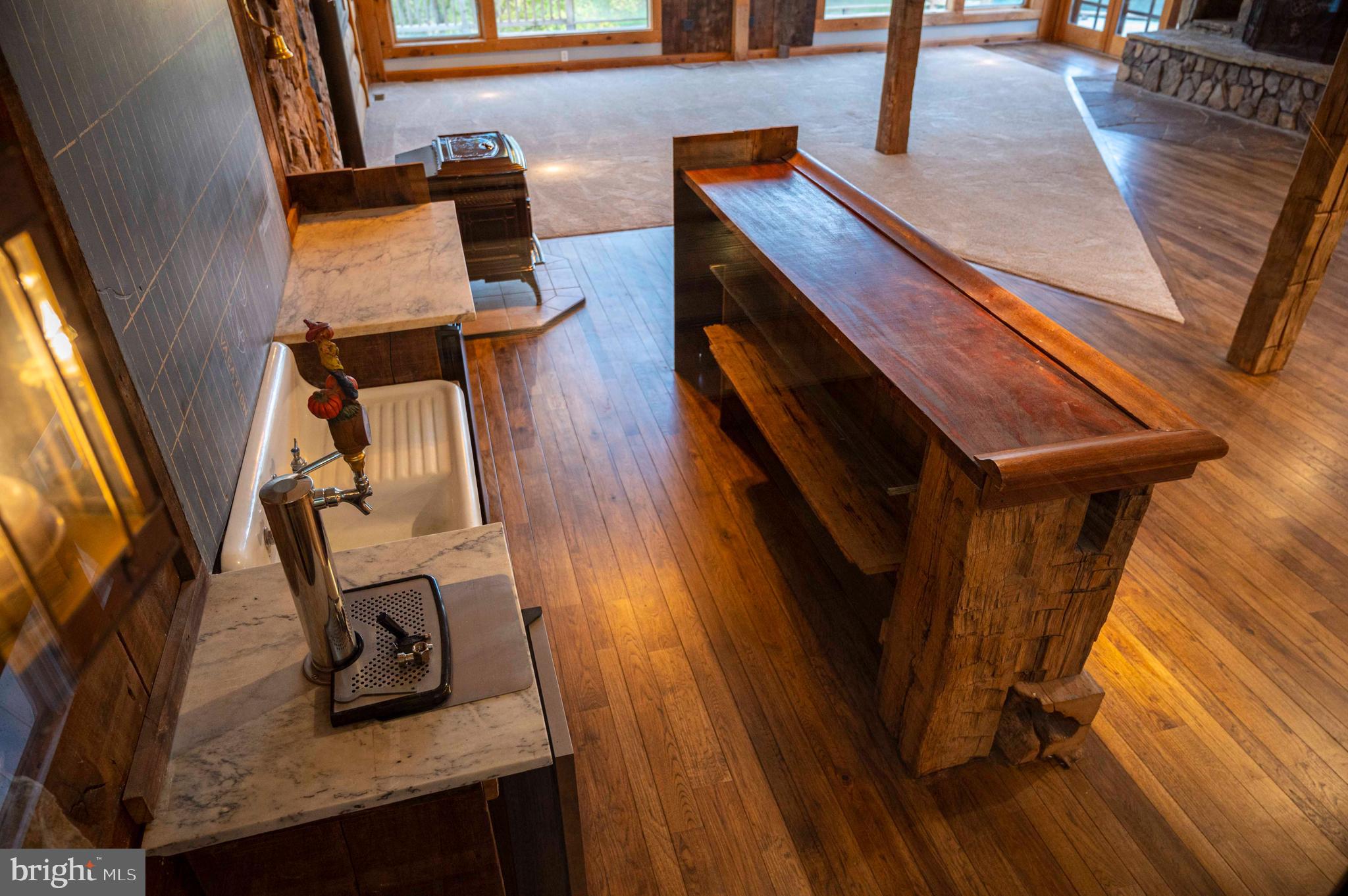 THUNDERBIRD FARM - Residential