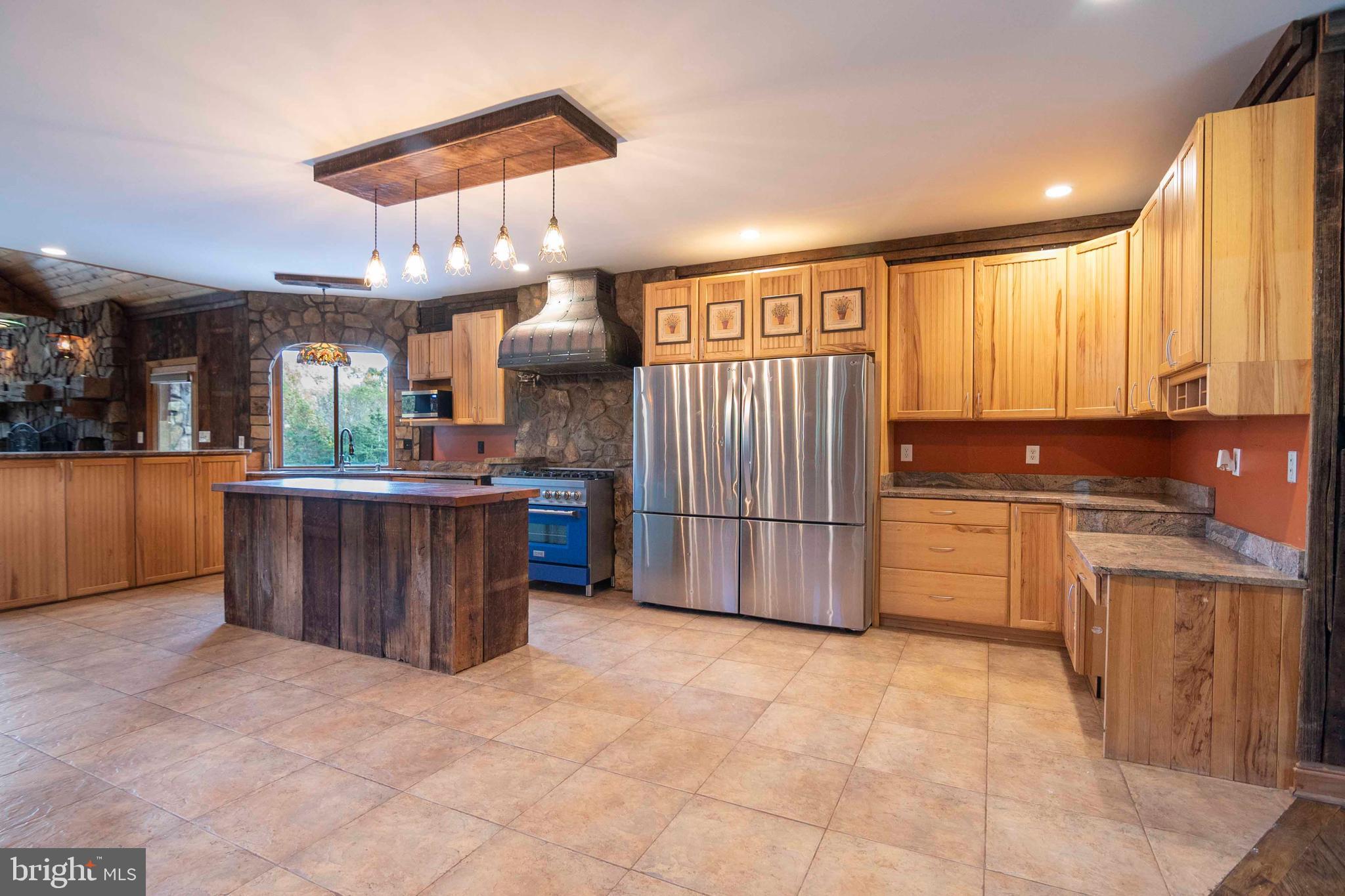 THUNDERBIRD FARM - Residential