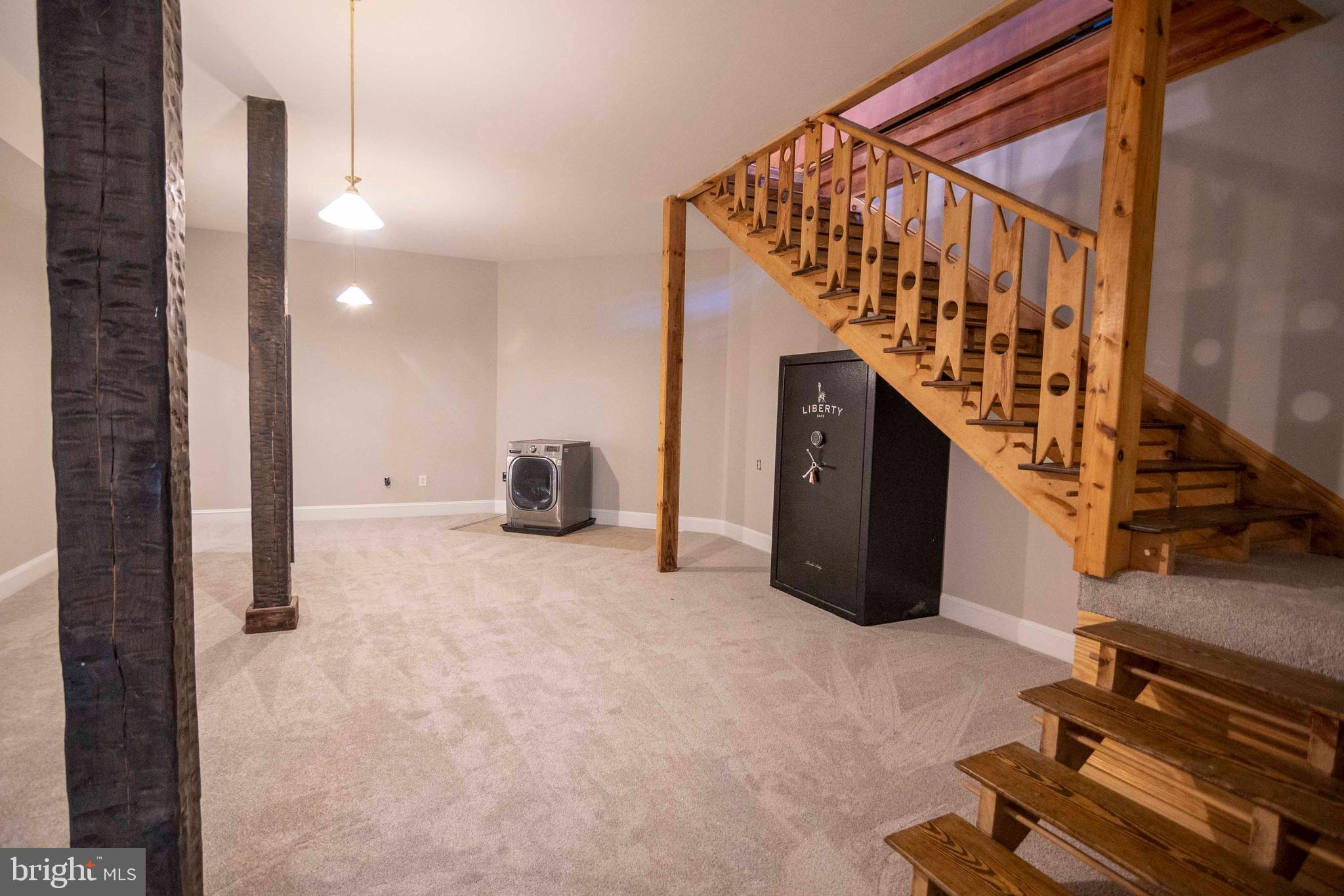 THUNDERBIRD FARM - Residential