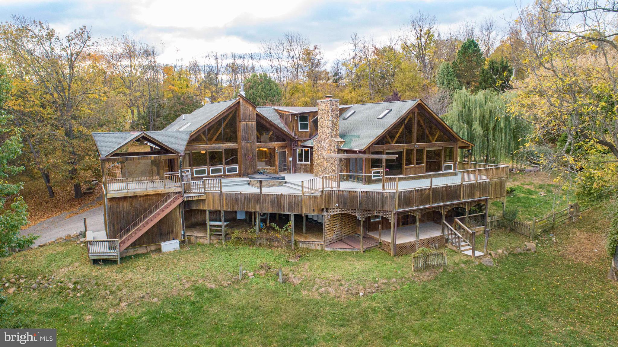 THUNDERBIRD FARM - Residential