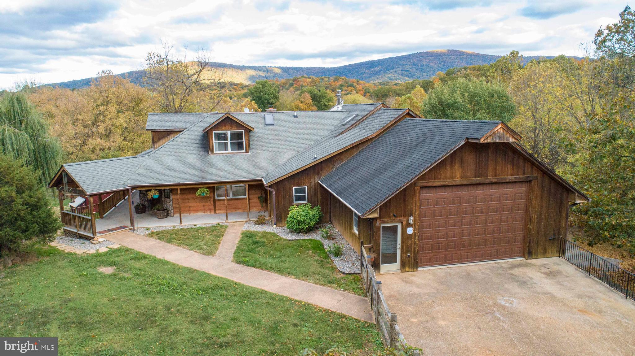 THUNDERBIRD FARM - Residential