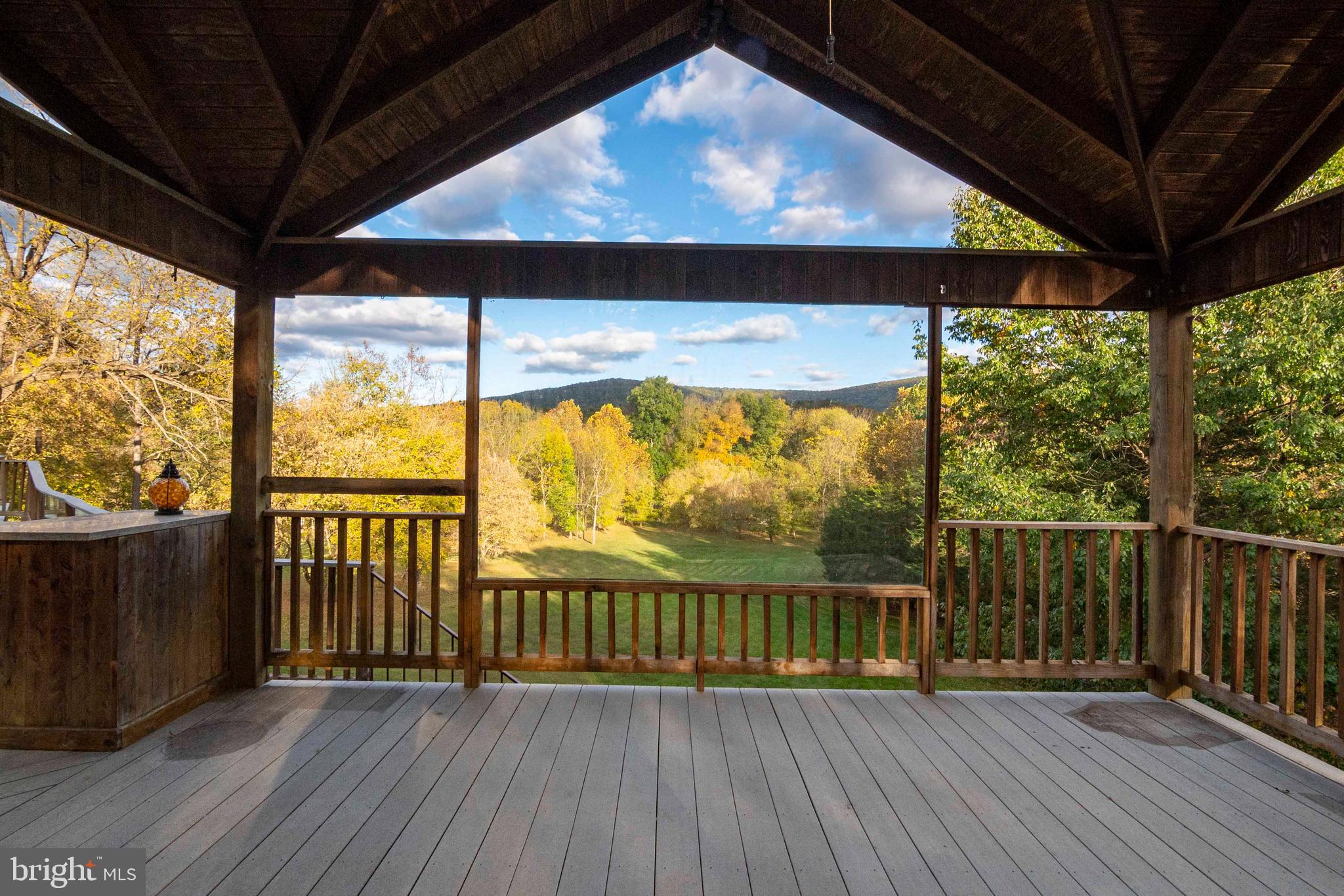 THUNDERBIRD FARM - Residential