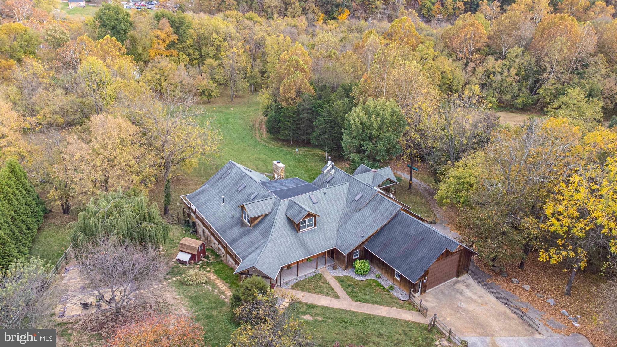 THUNDERBIRD FARM - Residential