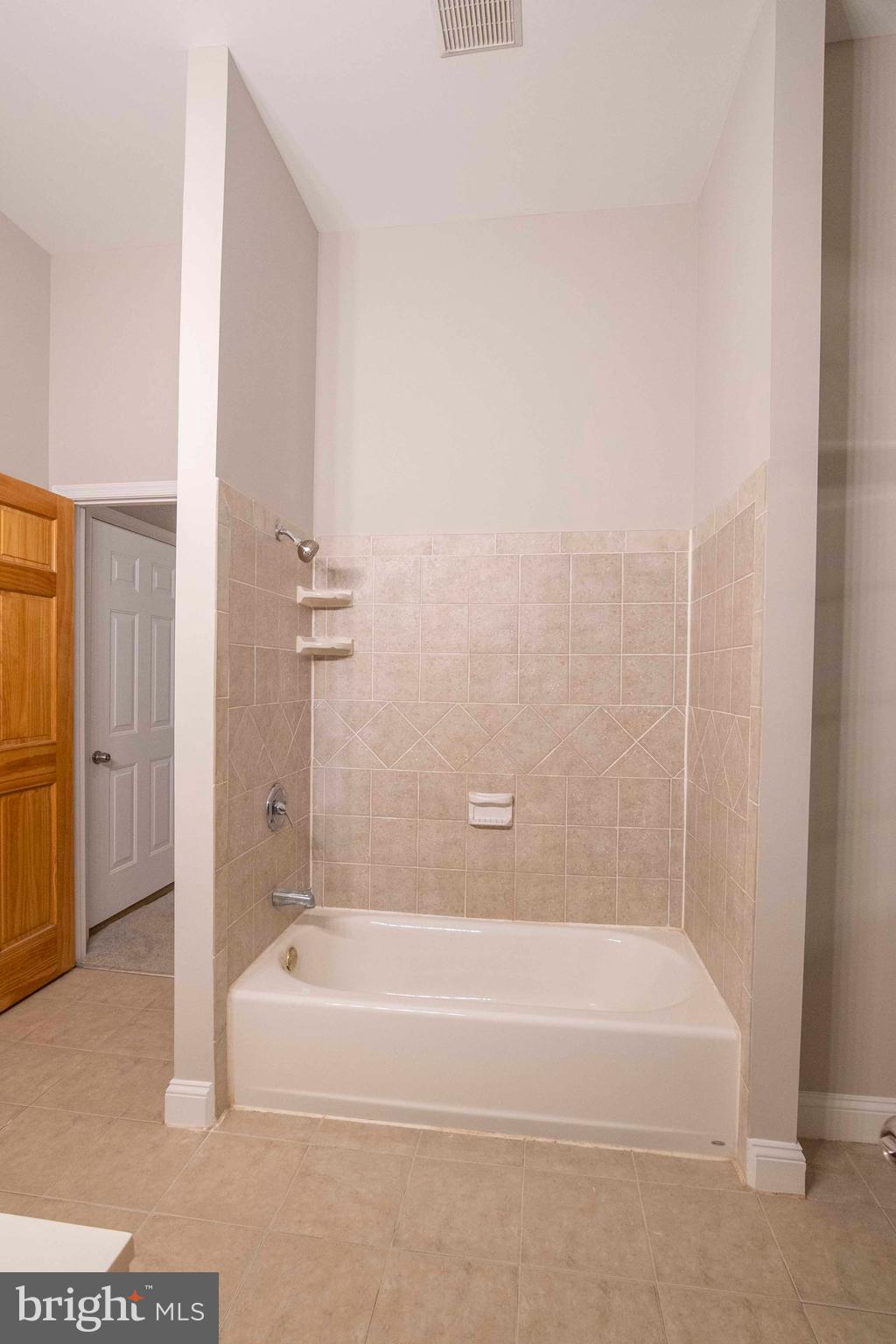 THUNDERBIRD FARM - Residential