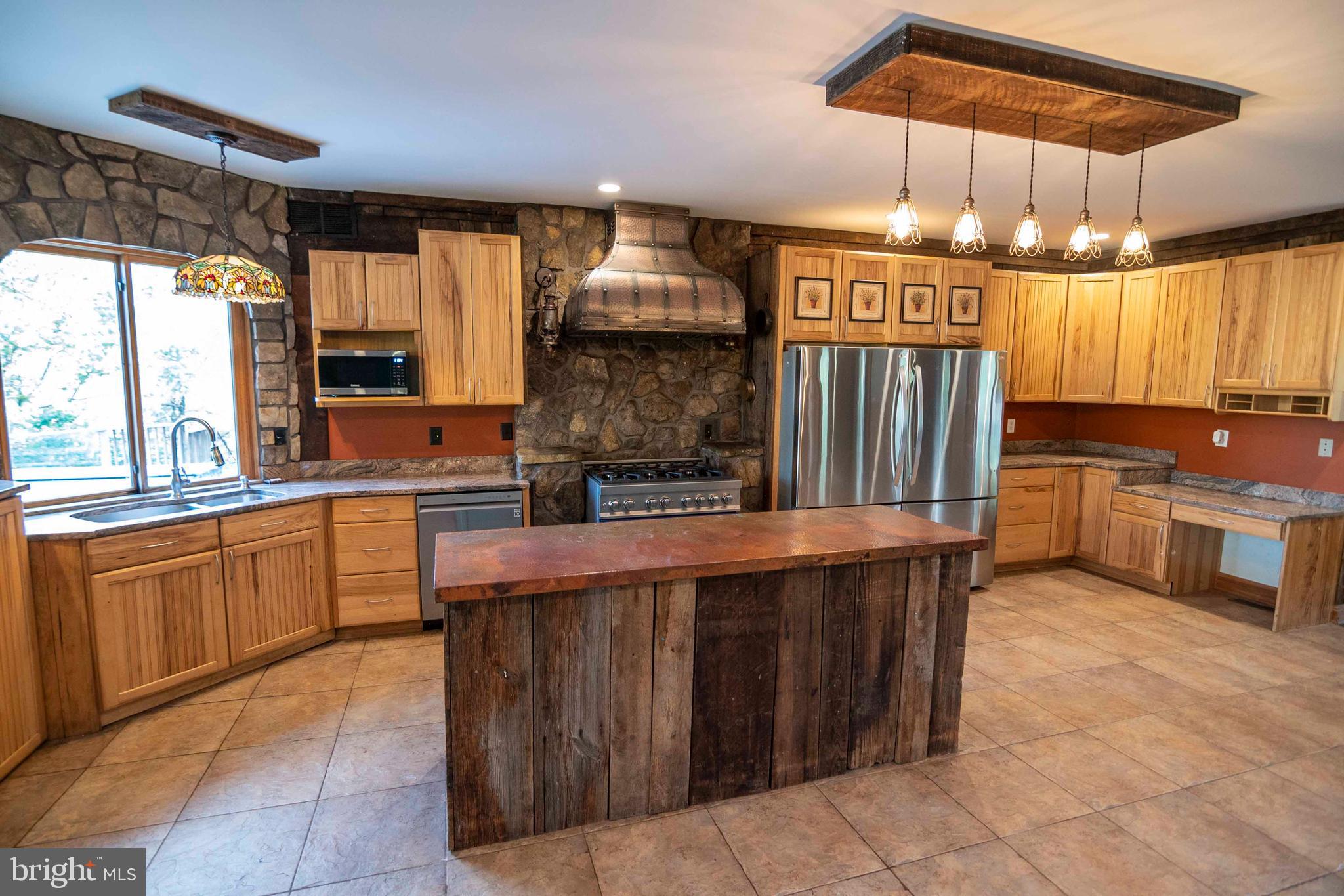 THUNDERBIRD FARM - Residential