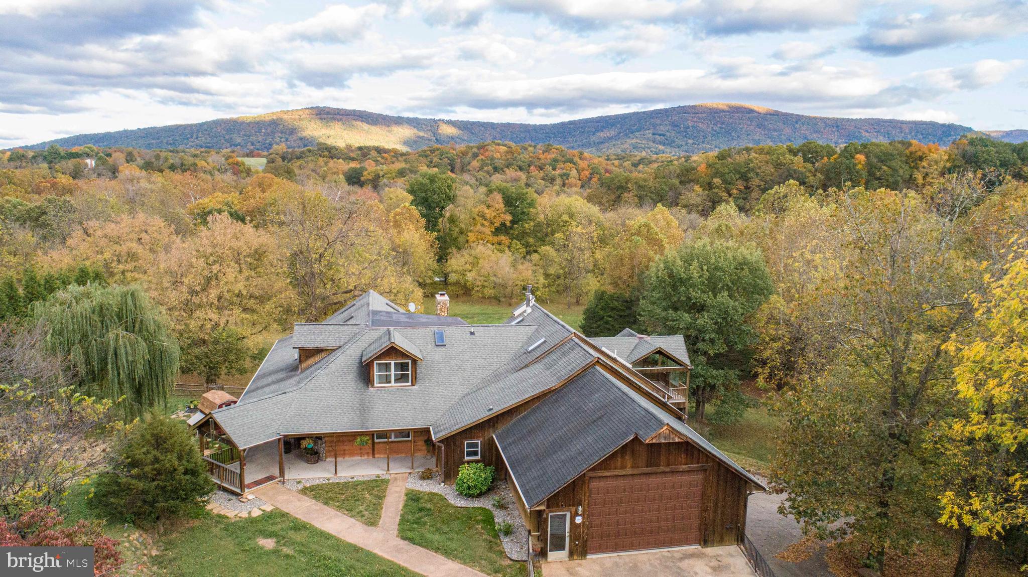 THUNDERBIRD FARM - Residential