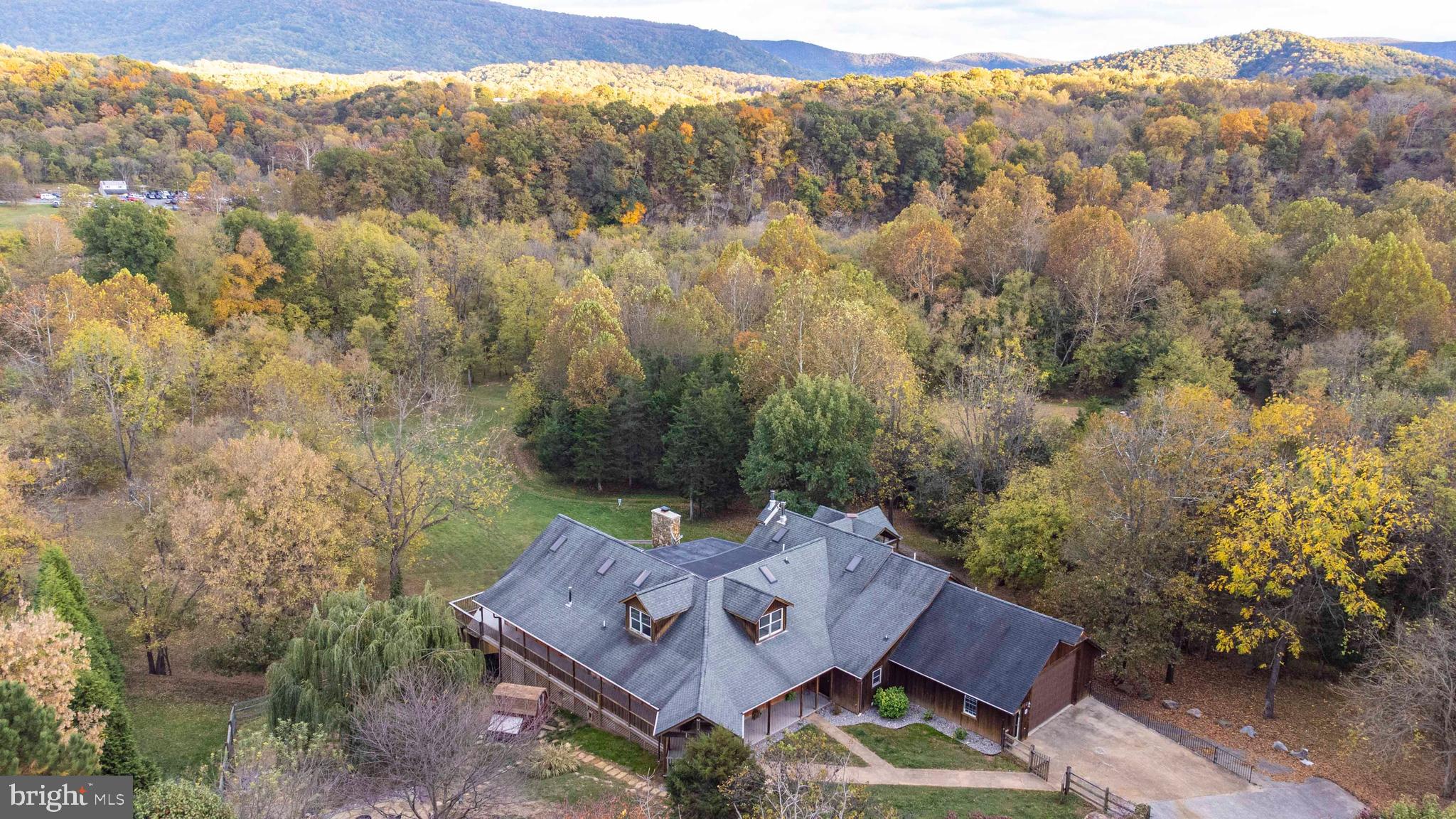 THUNDERBIRD FARM - Residential