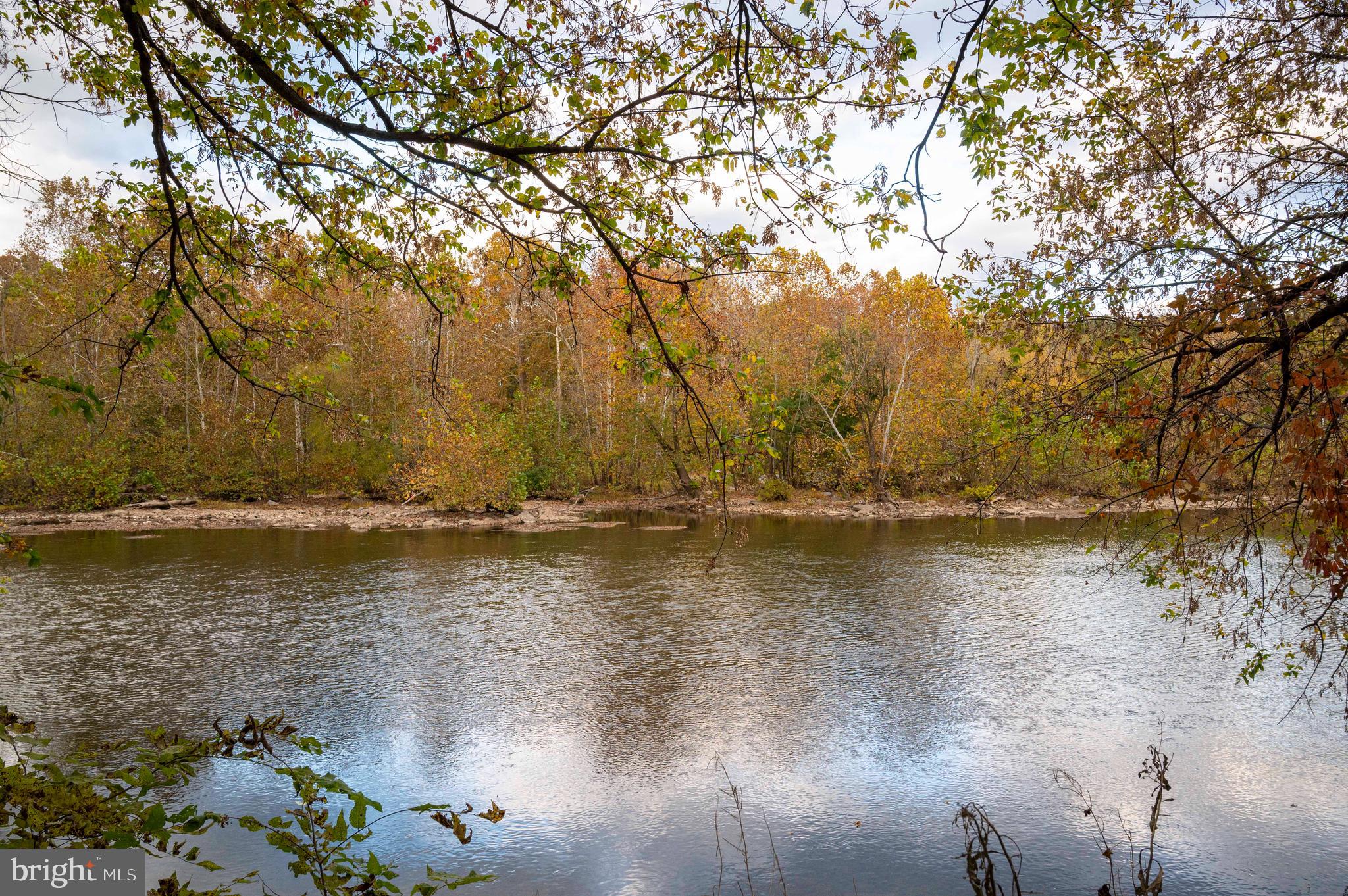 THUNDERBIRD FARM - Residential