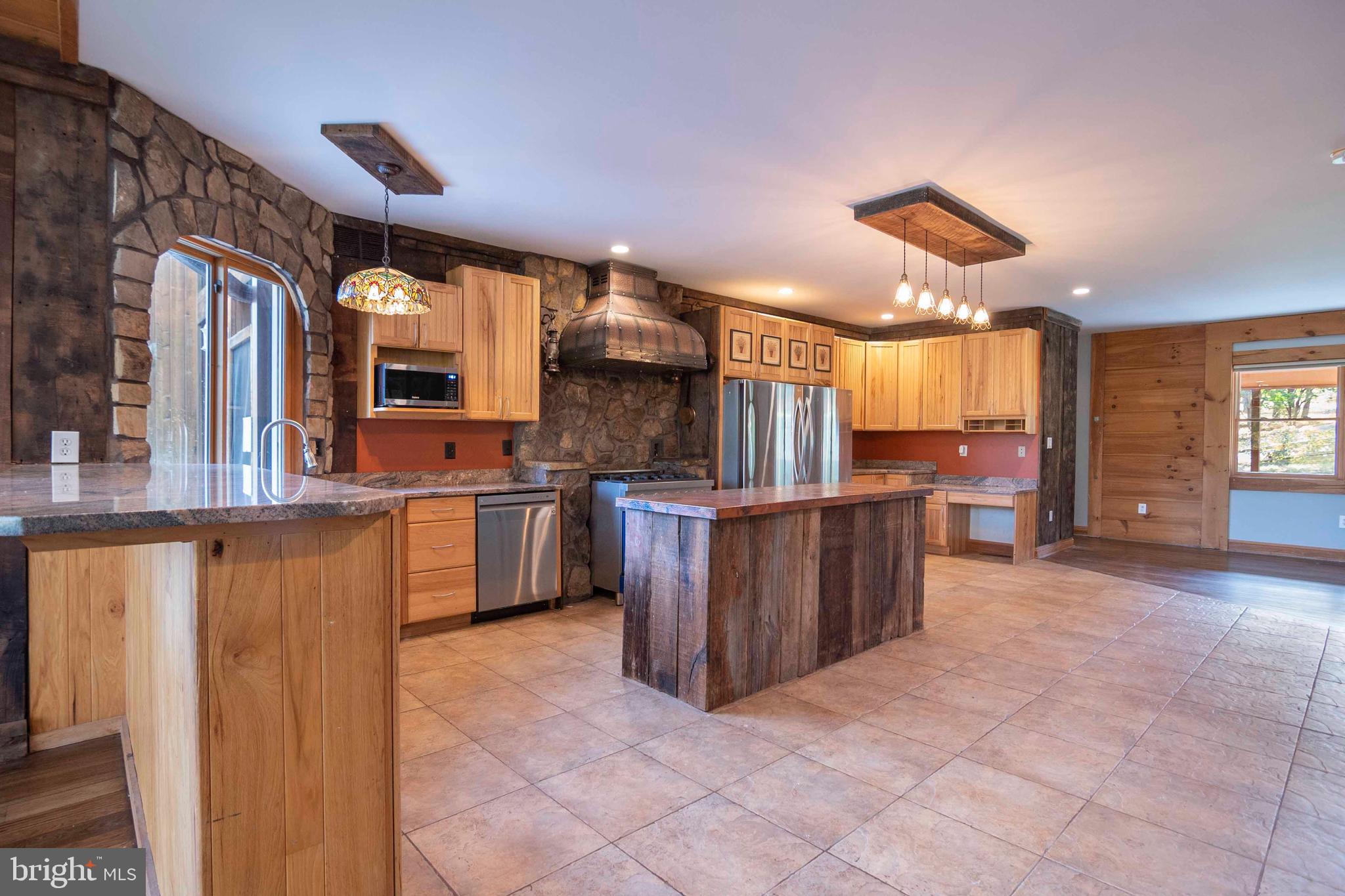 THUNDERBIRD FARM - Residential