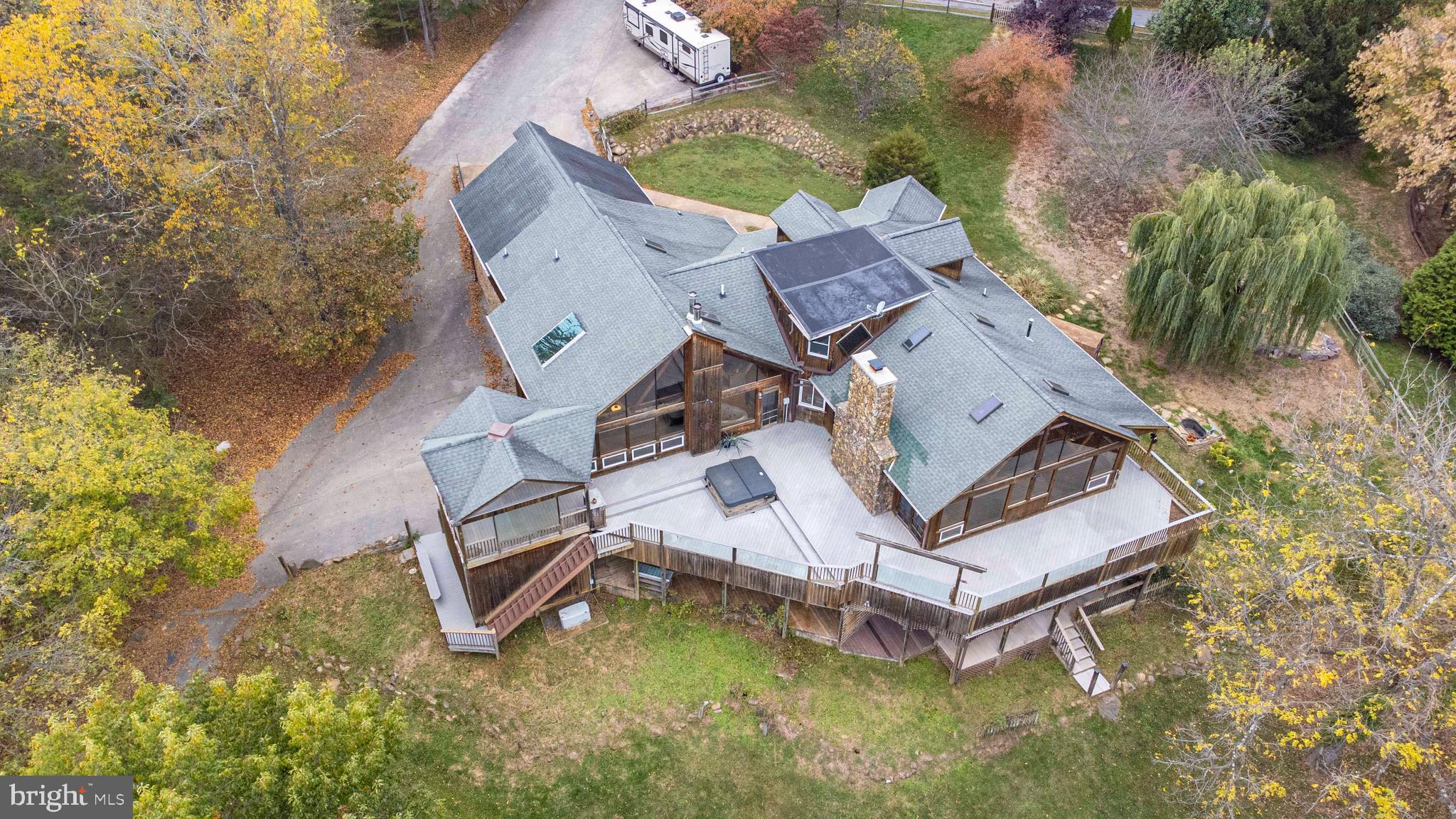 THUNDERBIRD FARM - Residential