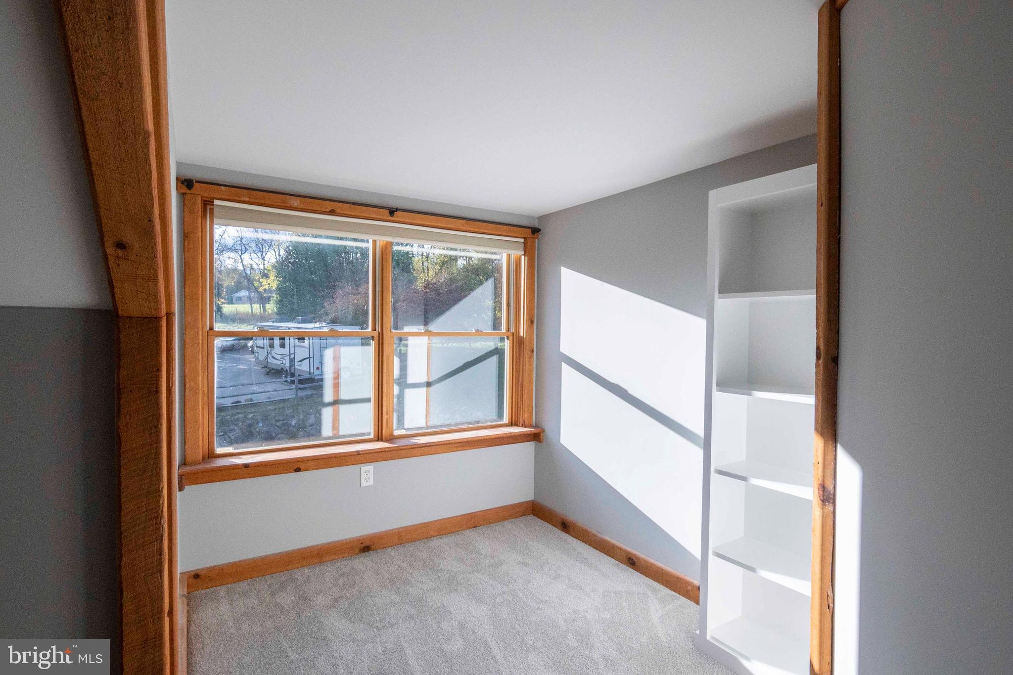 THUNDERBIRD FARM - Residential