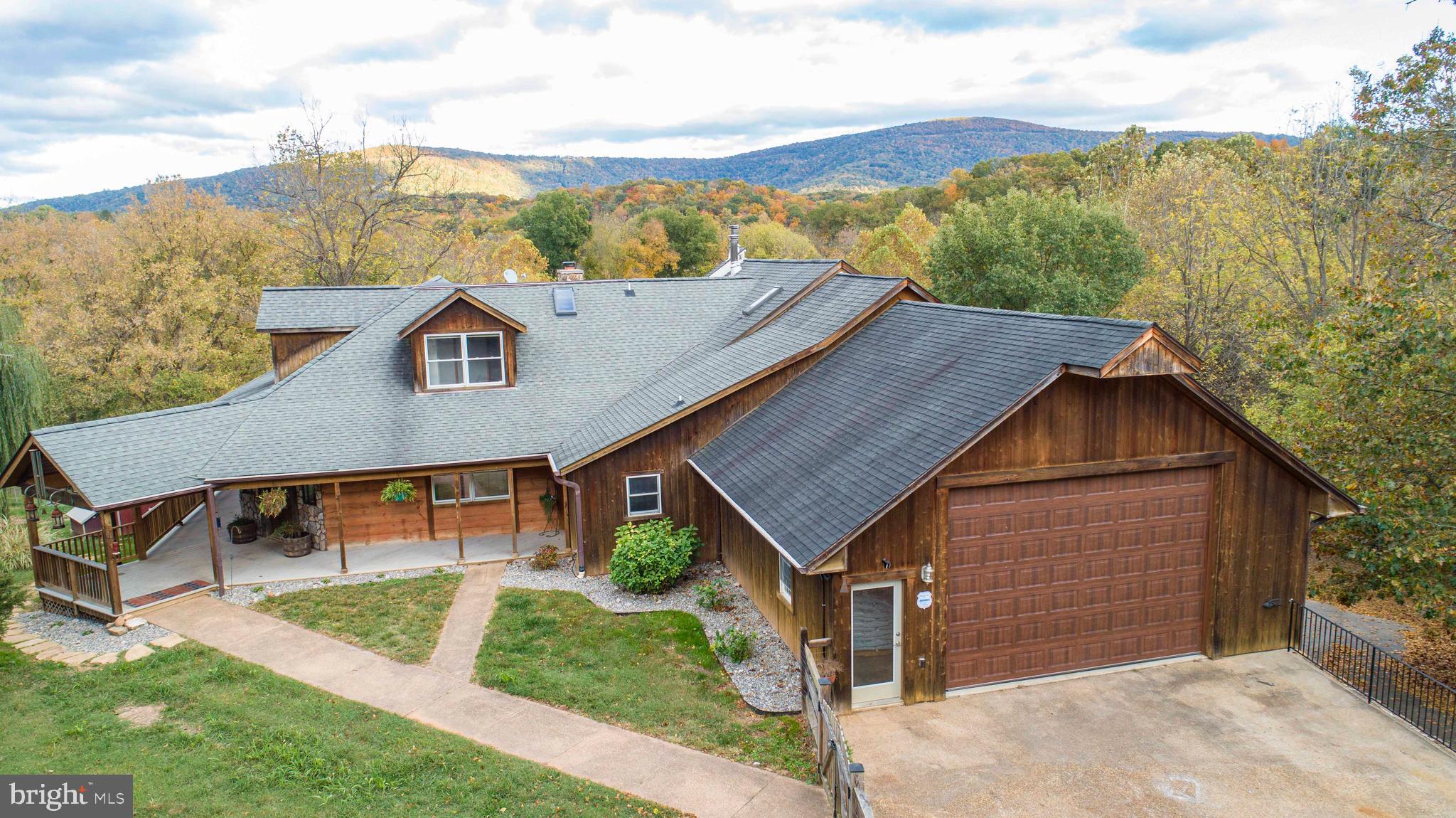 THUNDERBIRD FARM - Residential