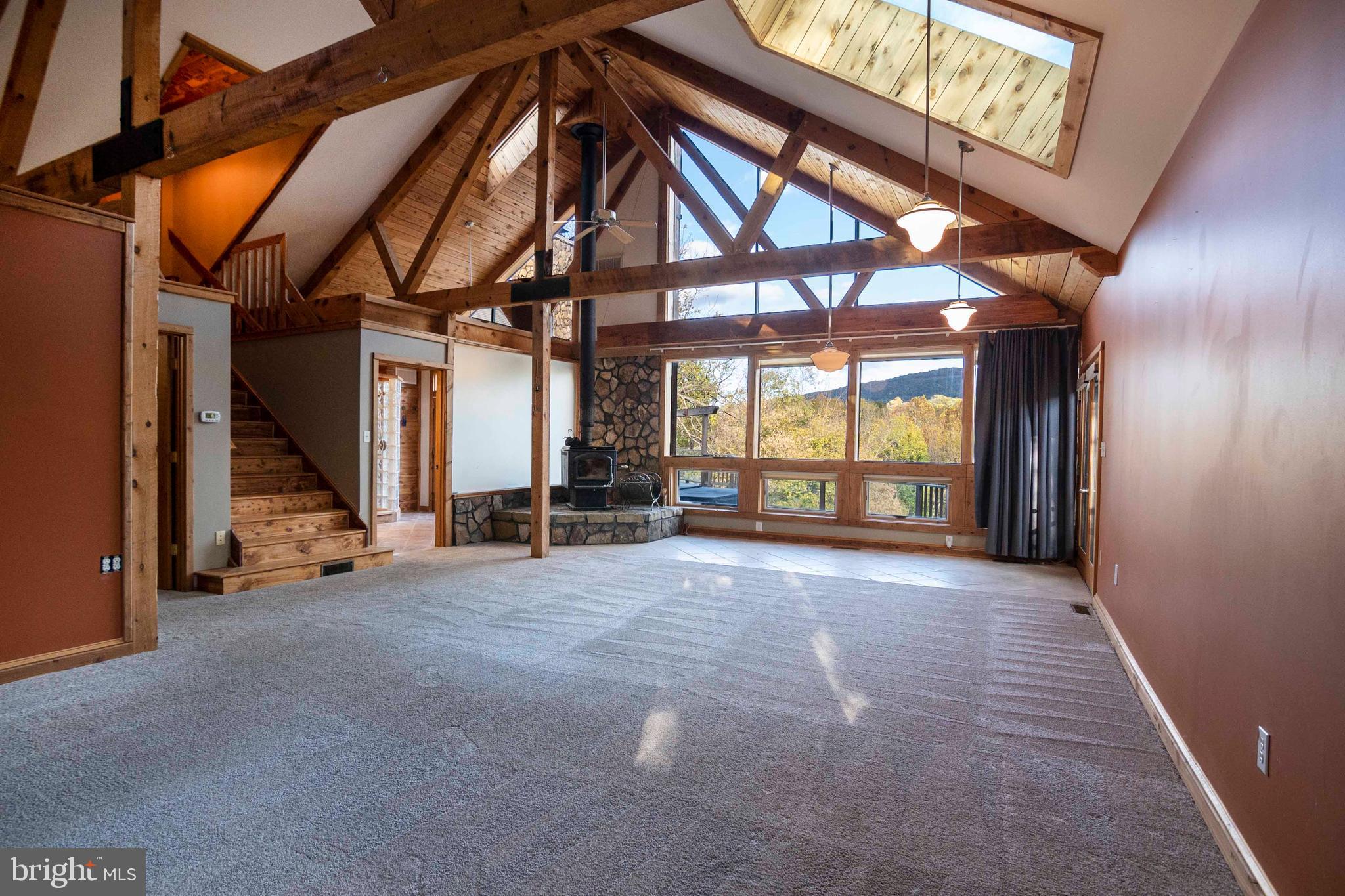 THUNDERBIRD FARM - Residential