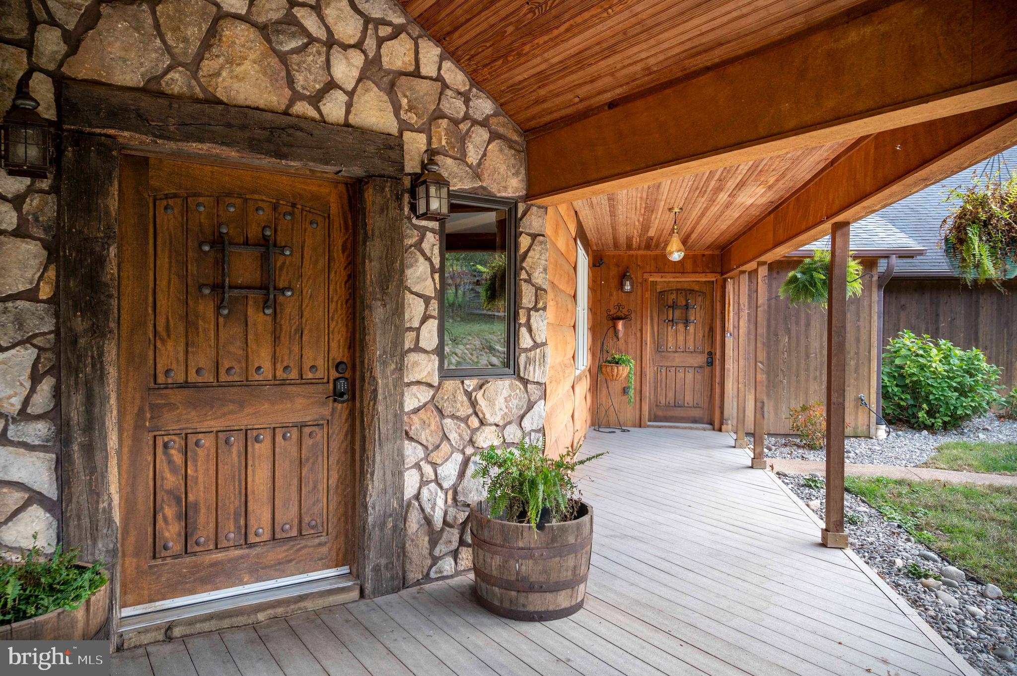 THUNDERBIRD FARM - Residential