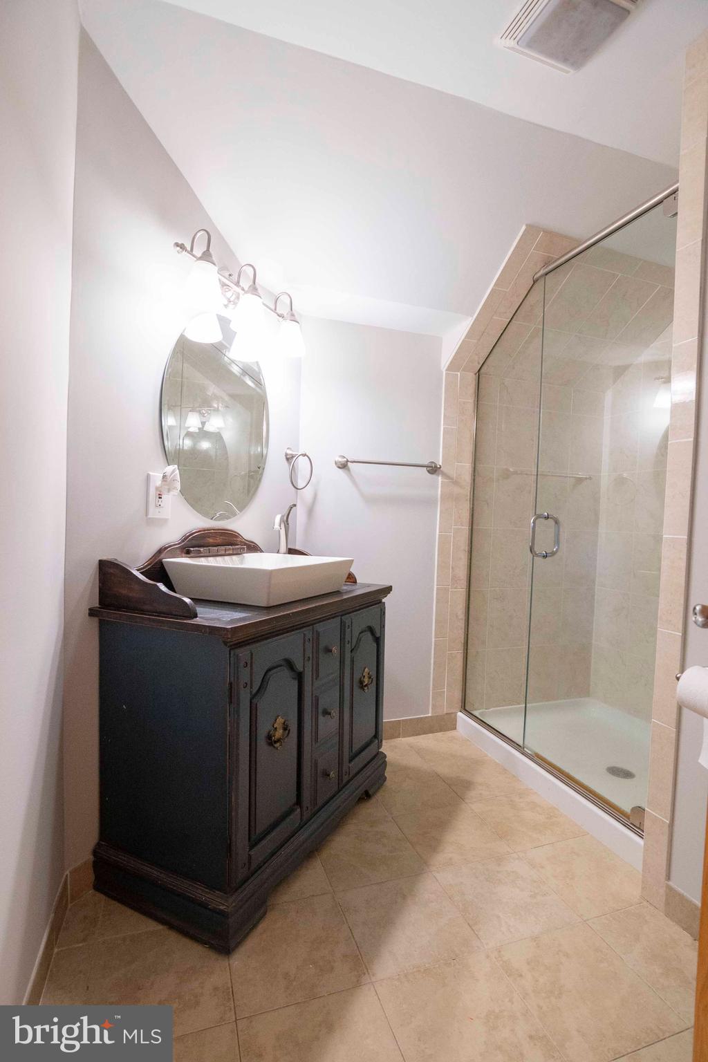 THUNDERBIRD FARM - Residential