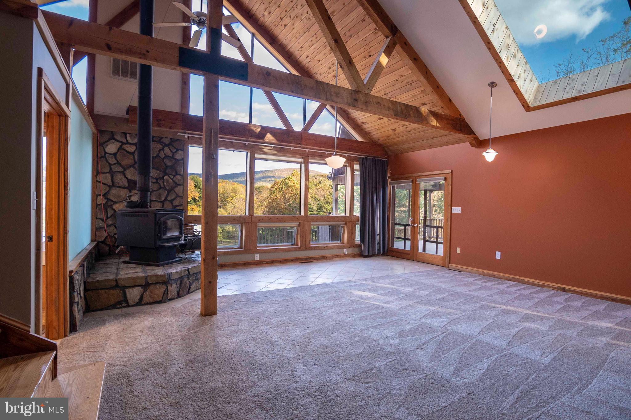 THUNDERBIRD FARM - Residential