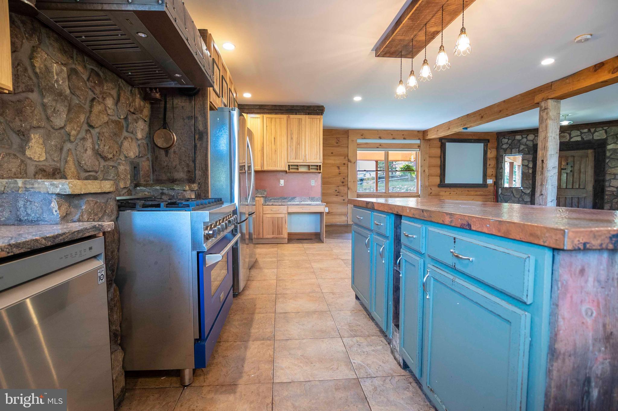 THUNDERBIRD FARM - Residential