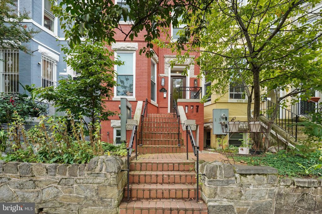 Photo of 58 T Street NW #3, WASHINGTON, DC 20001 (MLS # DCDC2224840)
