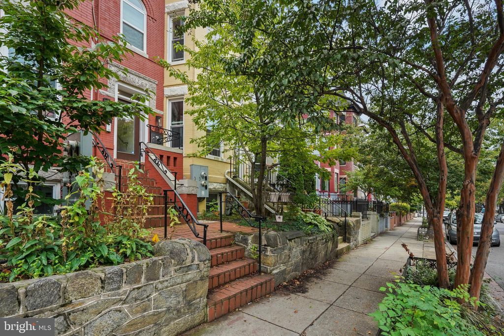 Photo of 58 T Street NW #3, WASHINGTON, DC 20001 (MLS # DCDC2224840)