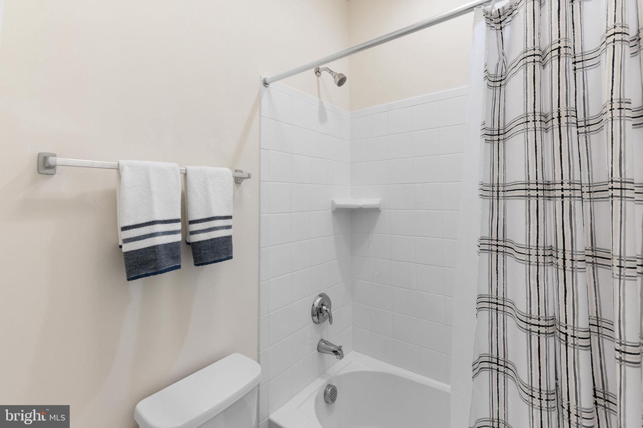 GARDEN DISTRICT AT BRAMBLETON TOWN CENTER - Residential