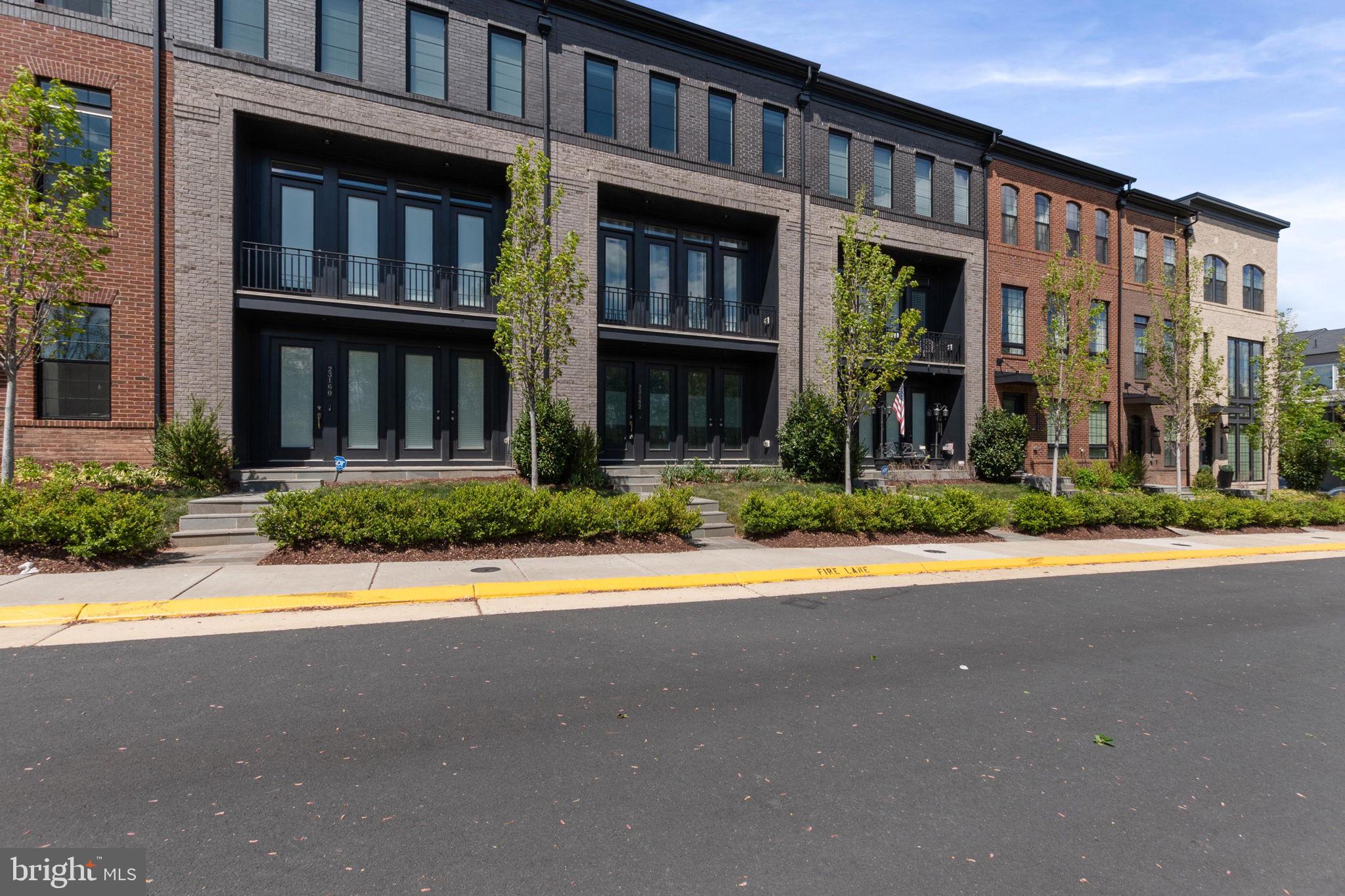 GARDEN DISTRICT AT BRAMBLETON TOWN CENTER - Residential