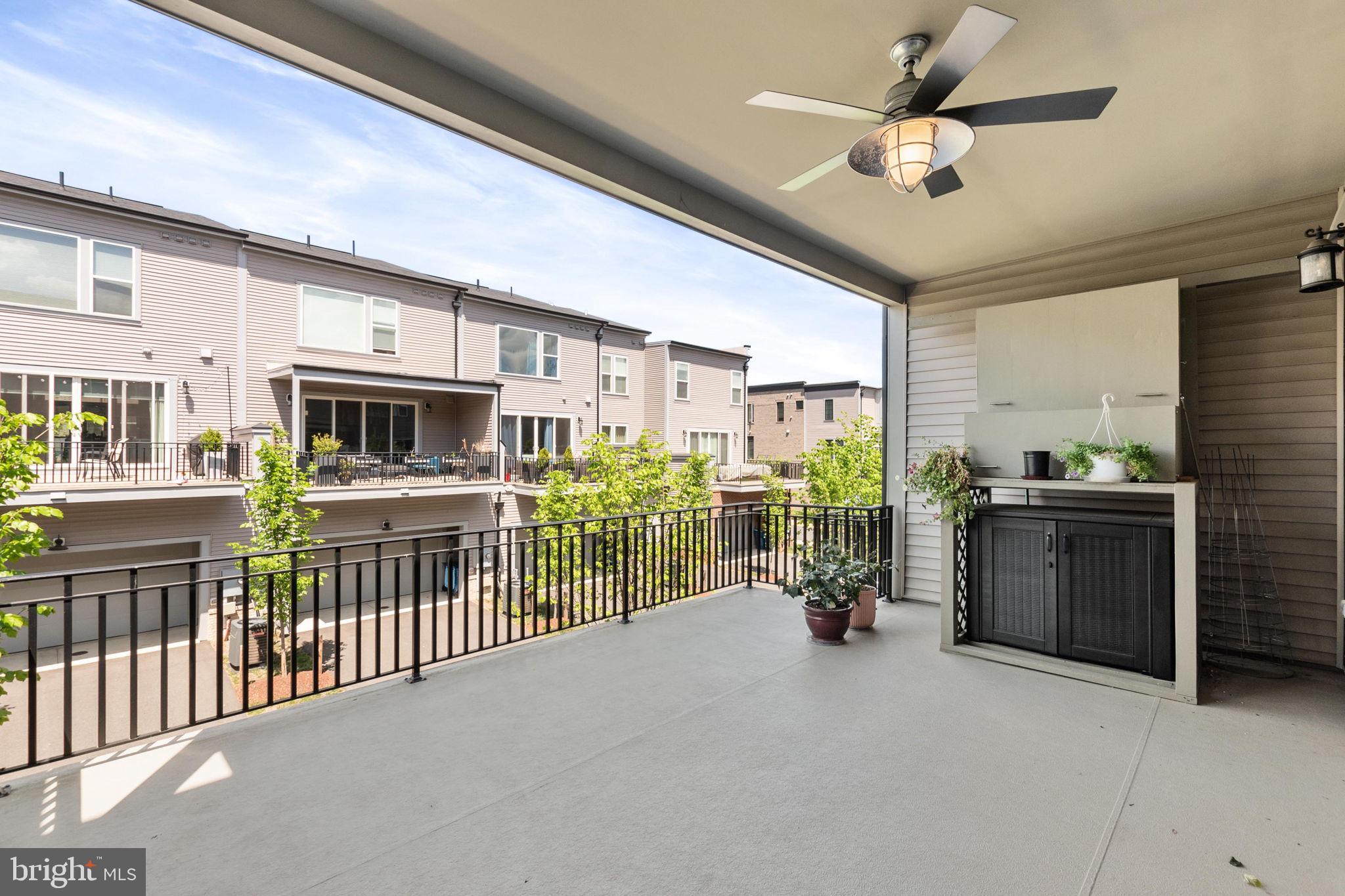 GARDEN DISTRICT AT BRAMBLETON TOWN CENTER - Residential