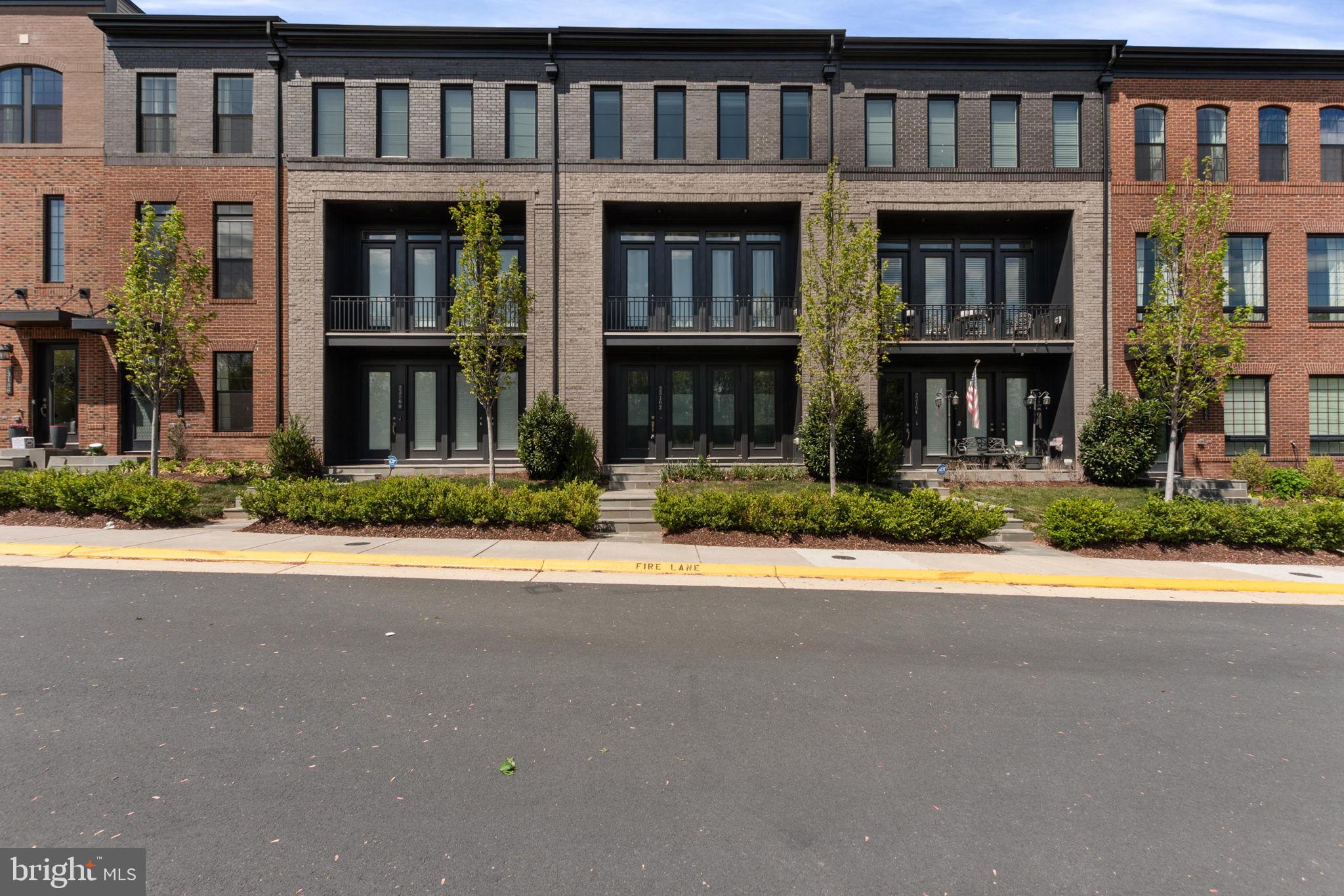 GARDEN DISTRICT AT BRAMBLETON TOWN CENTER - Residential