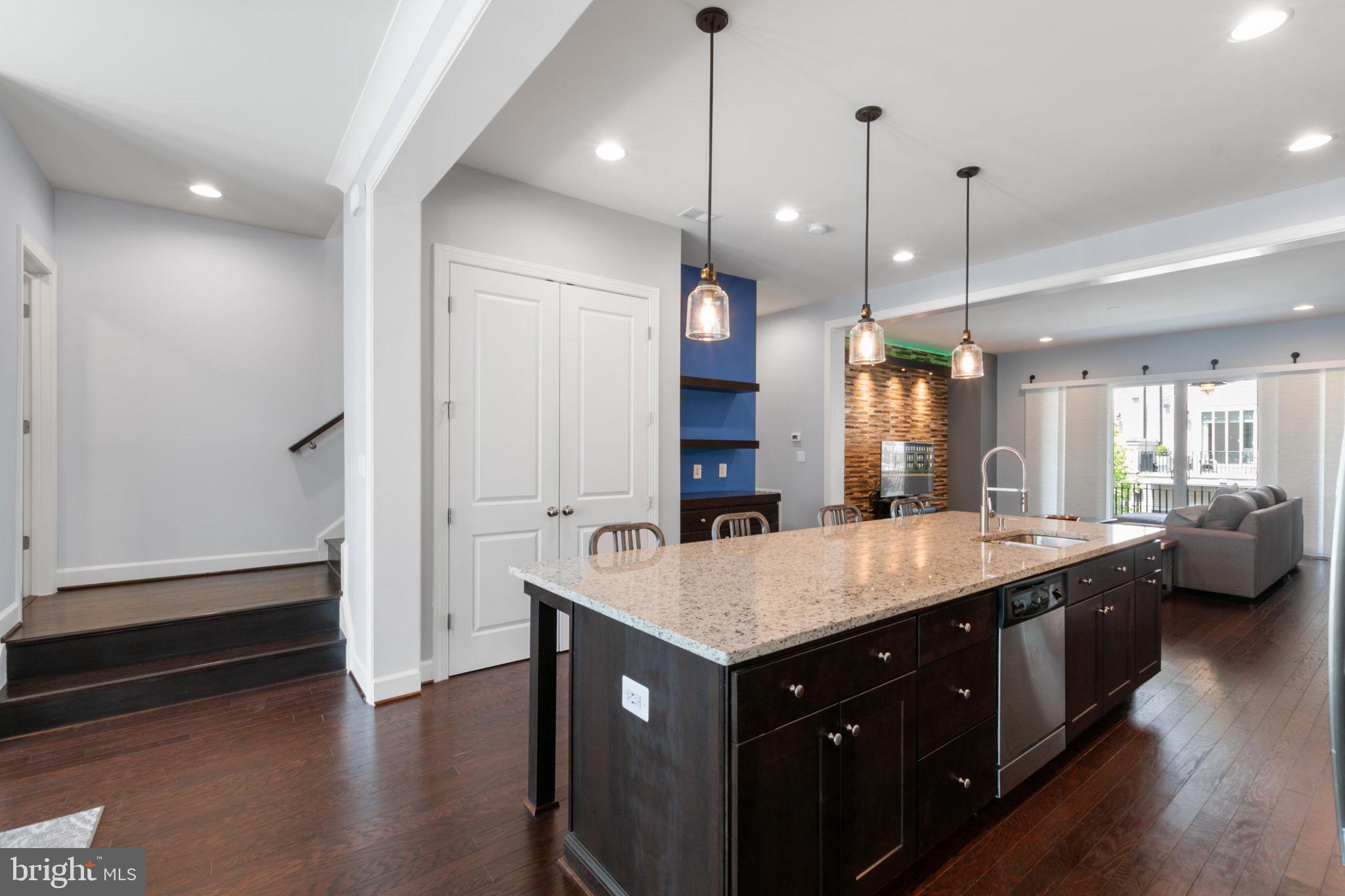 GARDEN DISTRICT AT BRAMBLETON TOWN CENTER - Residential