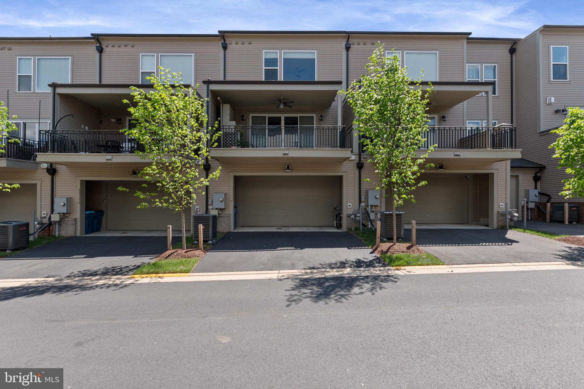 GARDEN DISTRICT AT BRAMBLETON TOWN CENTER - Residential